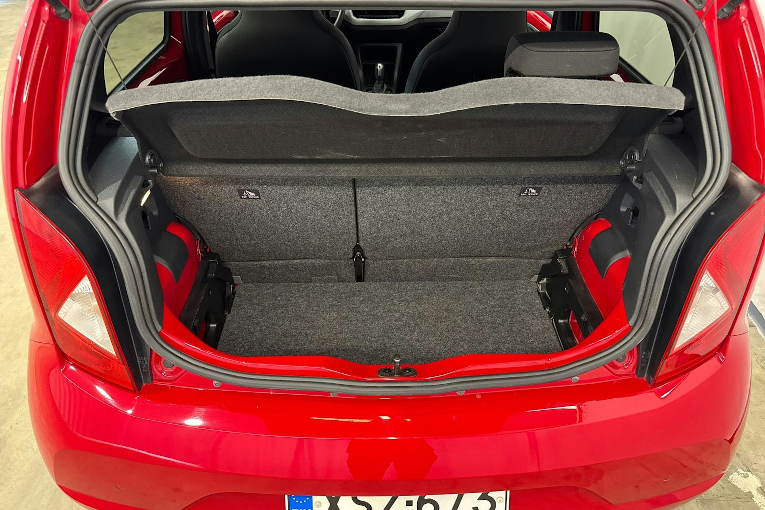 punainen SEAT Mii electric 2021 kuva 14.