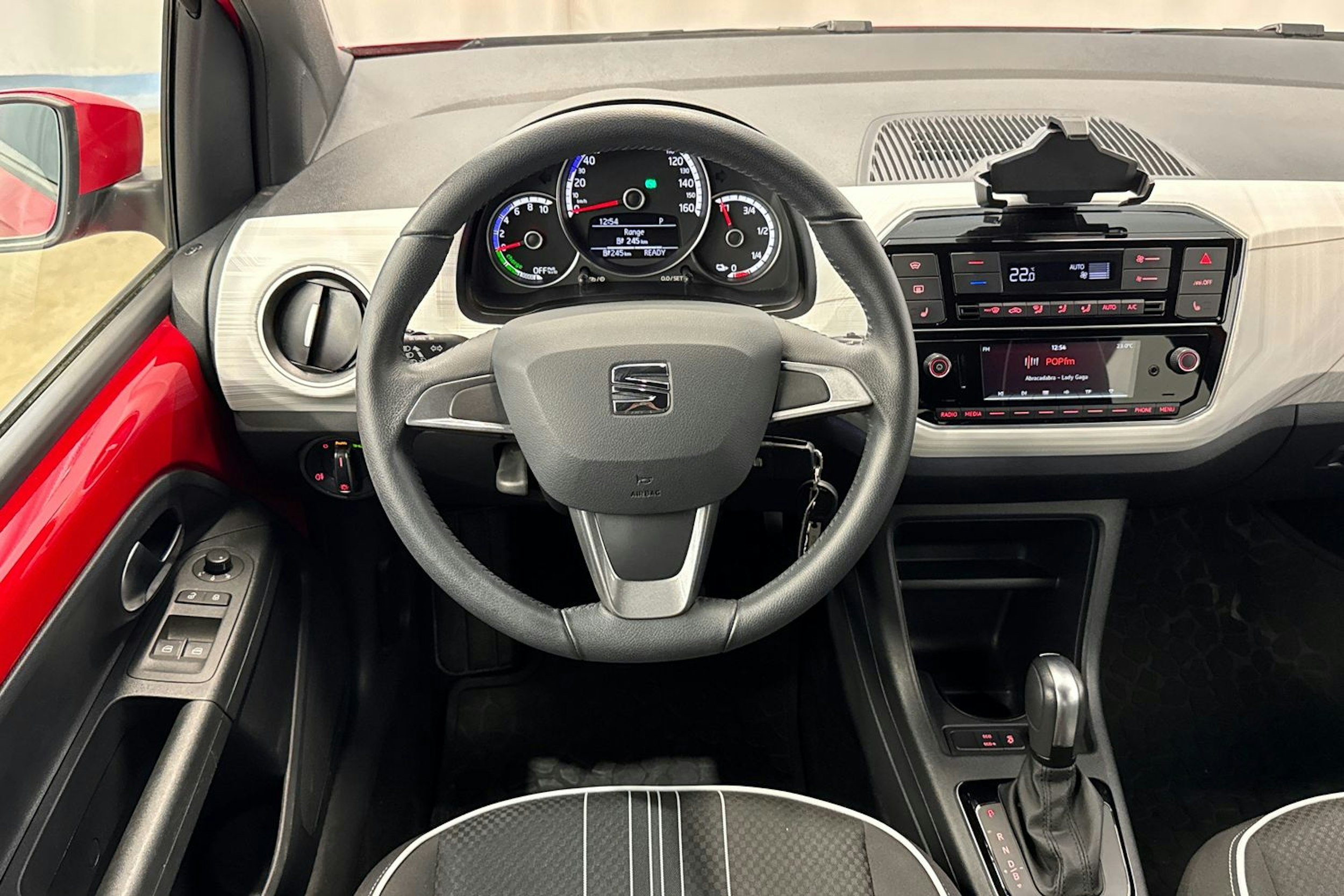 punainen SEAT Mii electric 2021 kuva 16.