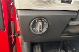 punainen SEAT Mii electric 2021 kuva 18.