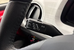 punainen SEAT Mii electric 2021 kuva 19.