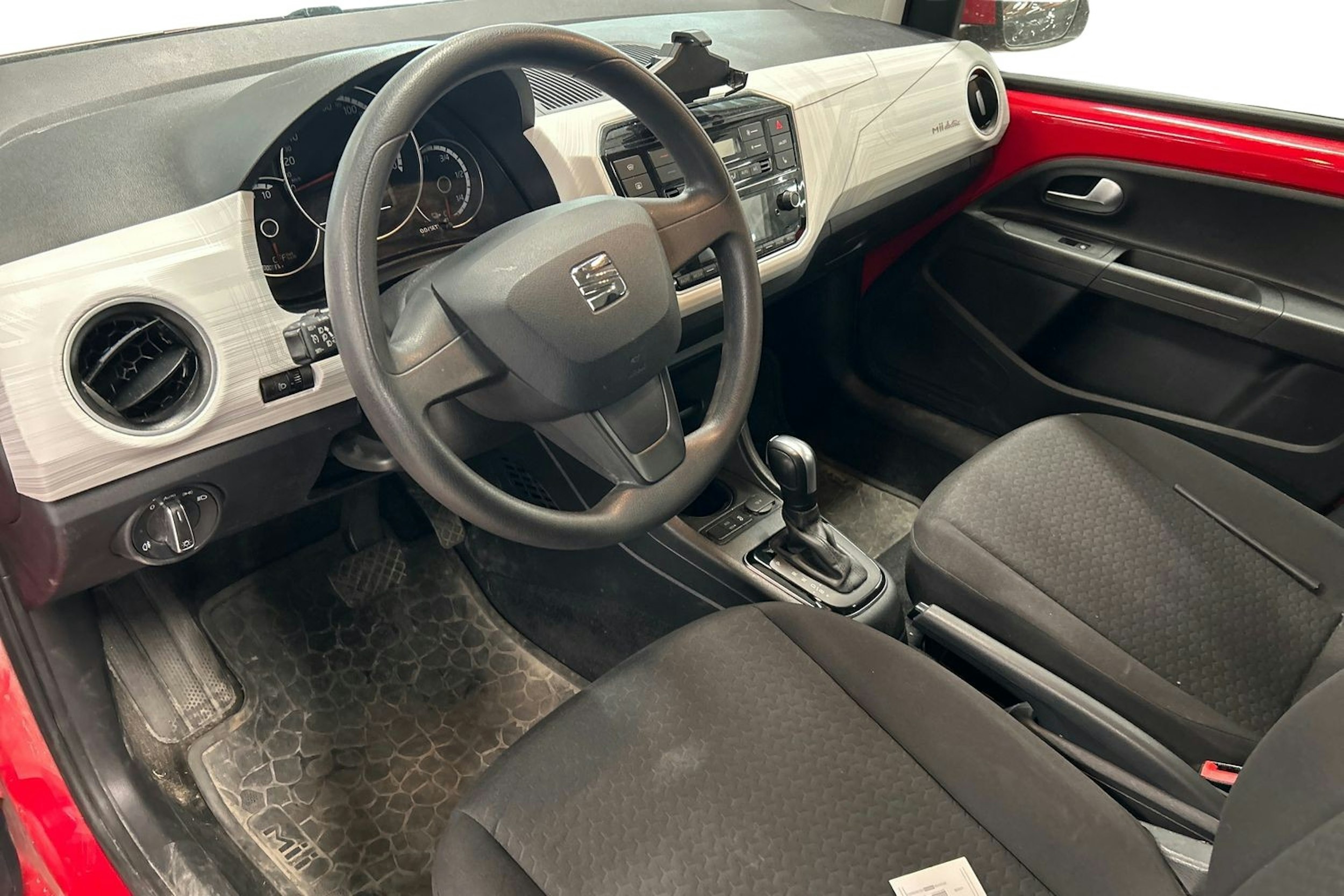punainen SEAT Mii electric 2021 kuva 3.