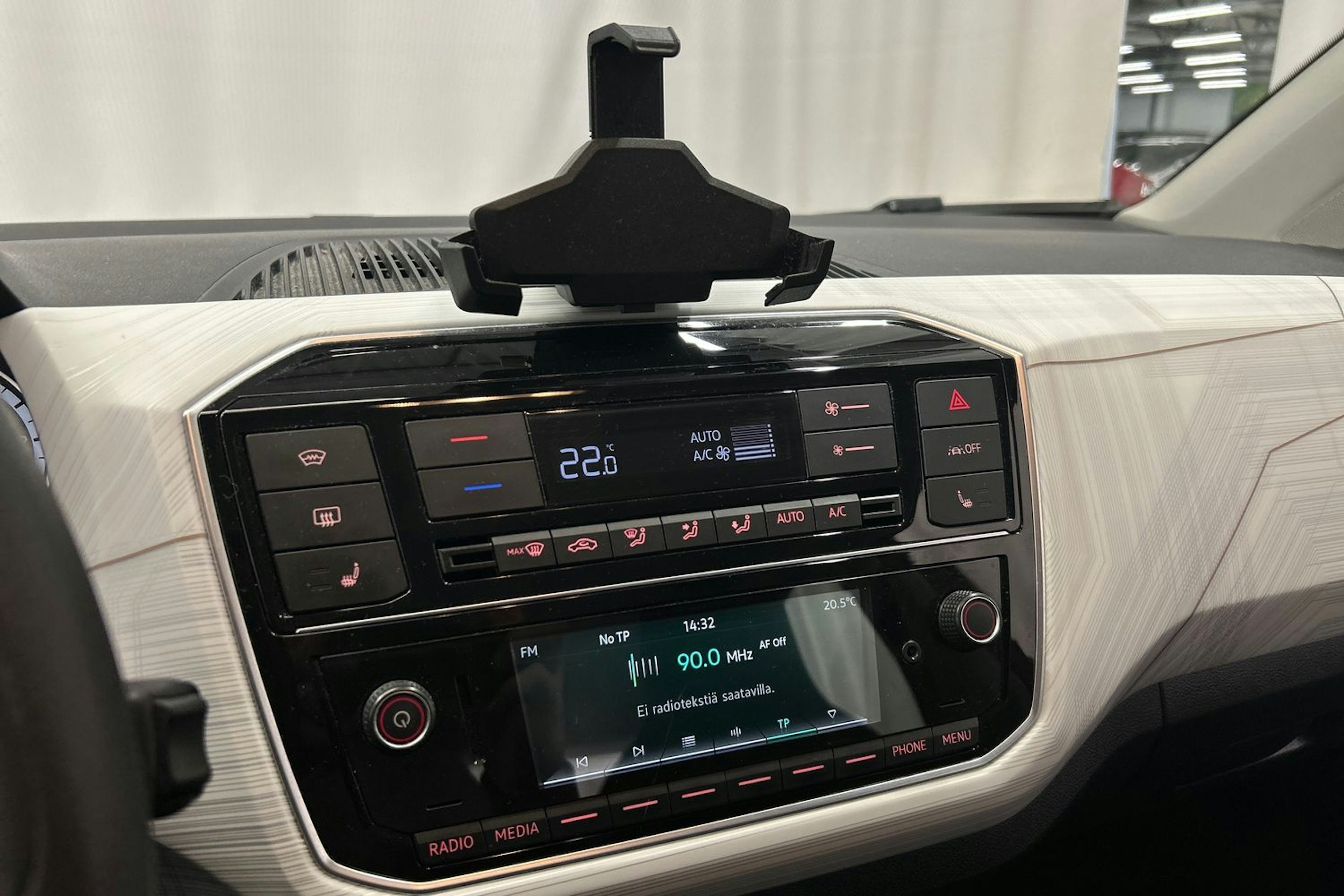 punainen SEAT Mii electric 2021 kuva 18.