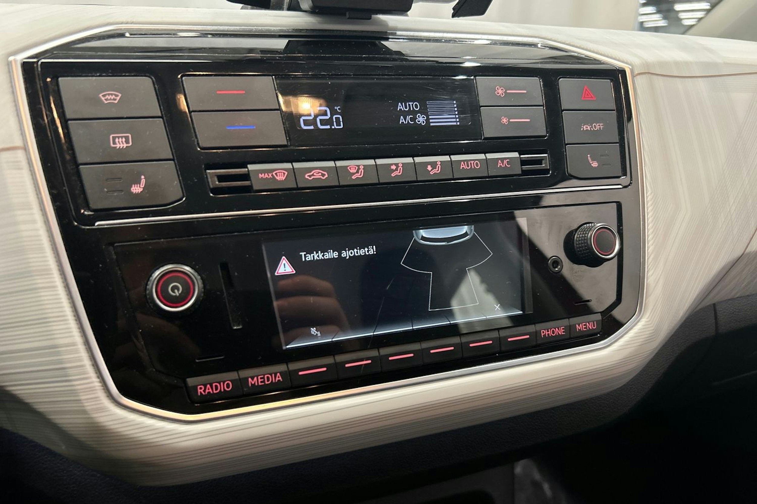 punainen SEAT Mii electric 2021 kuva 19.