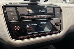 punainen SEAT Mii electric 2021 kuva 19.