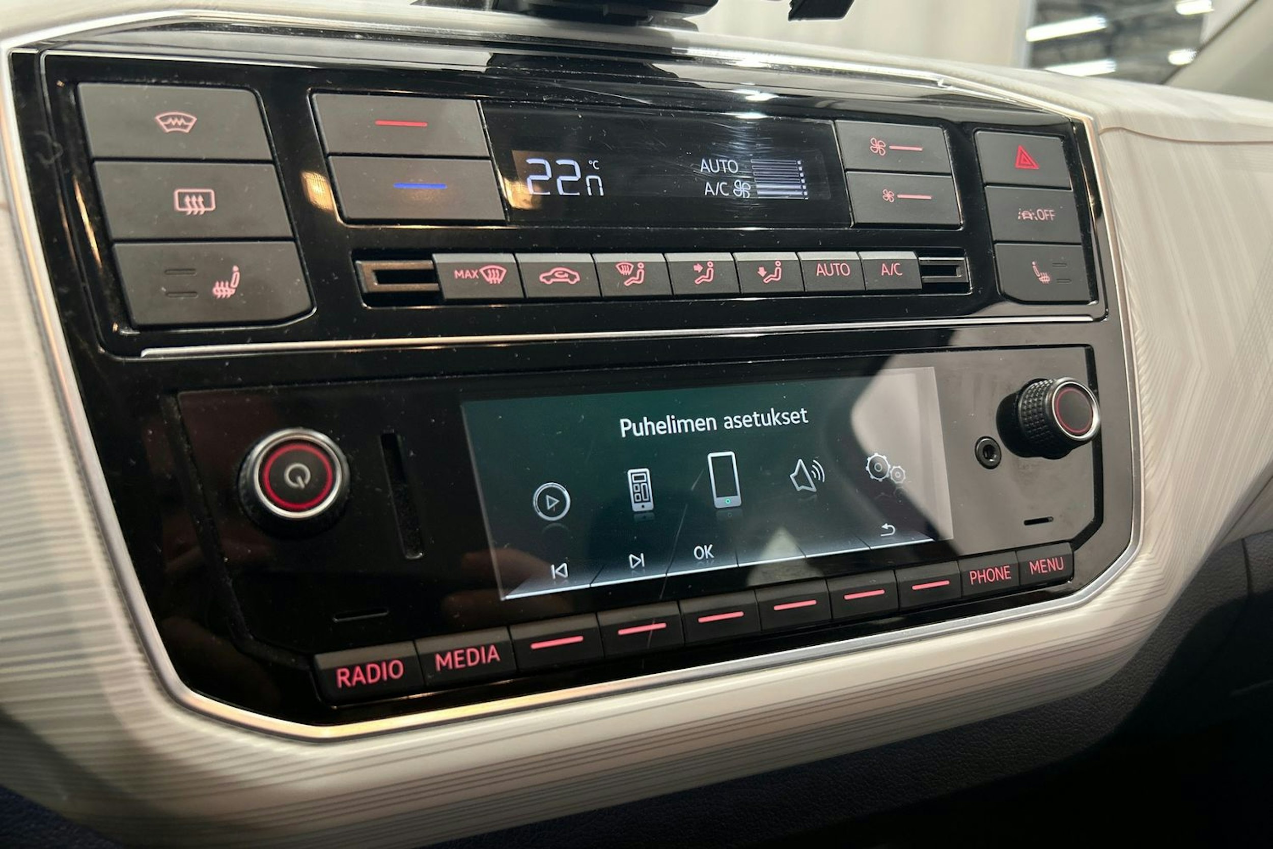 punainen SEAT Mii electric 2021 kuva 20.