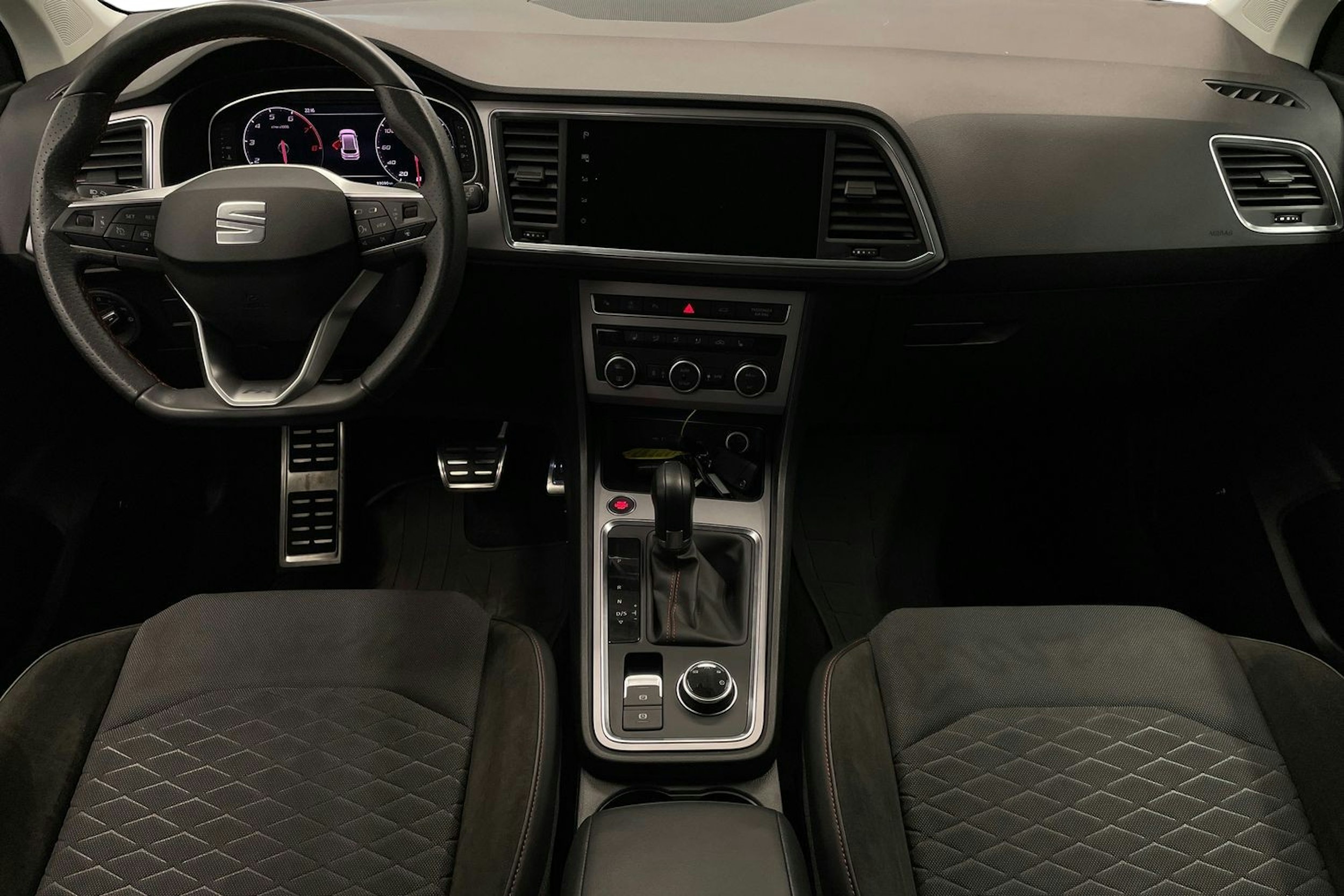 Valkoinen SEAT SEAT ATECA 2021 kuva 9.