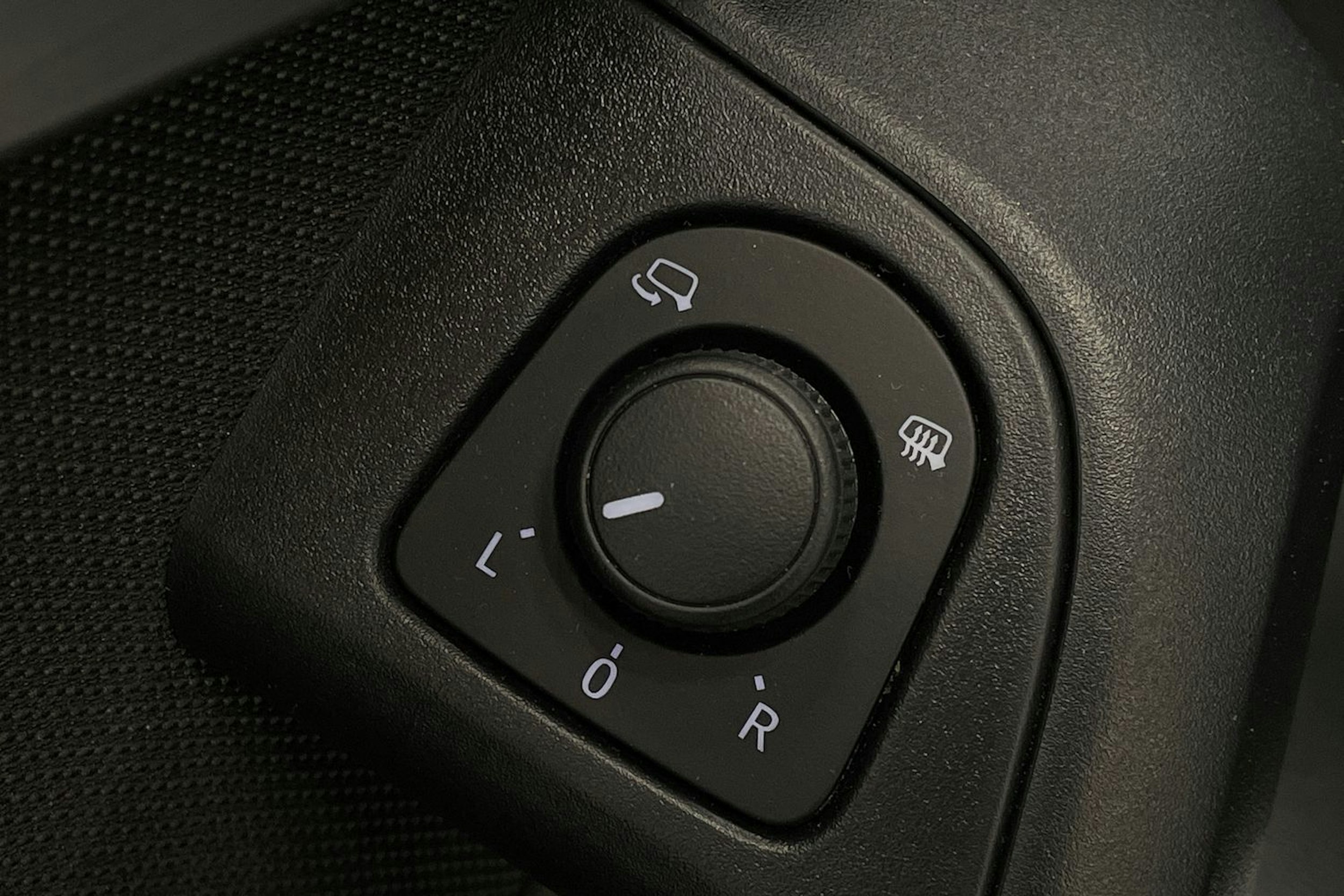 Valkoinen SEAT SEAT ATECA 2021 kuva 15.