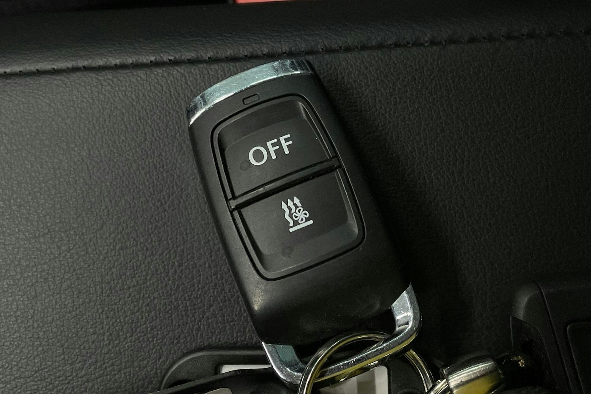 Valkoinen SEAT SEAT ATECA 2021 kuva 25.