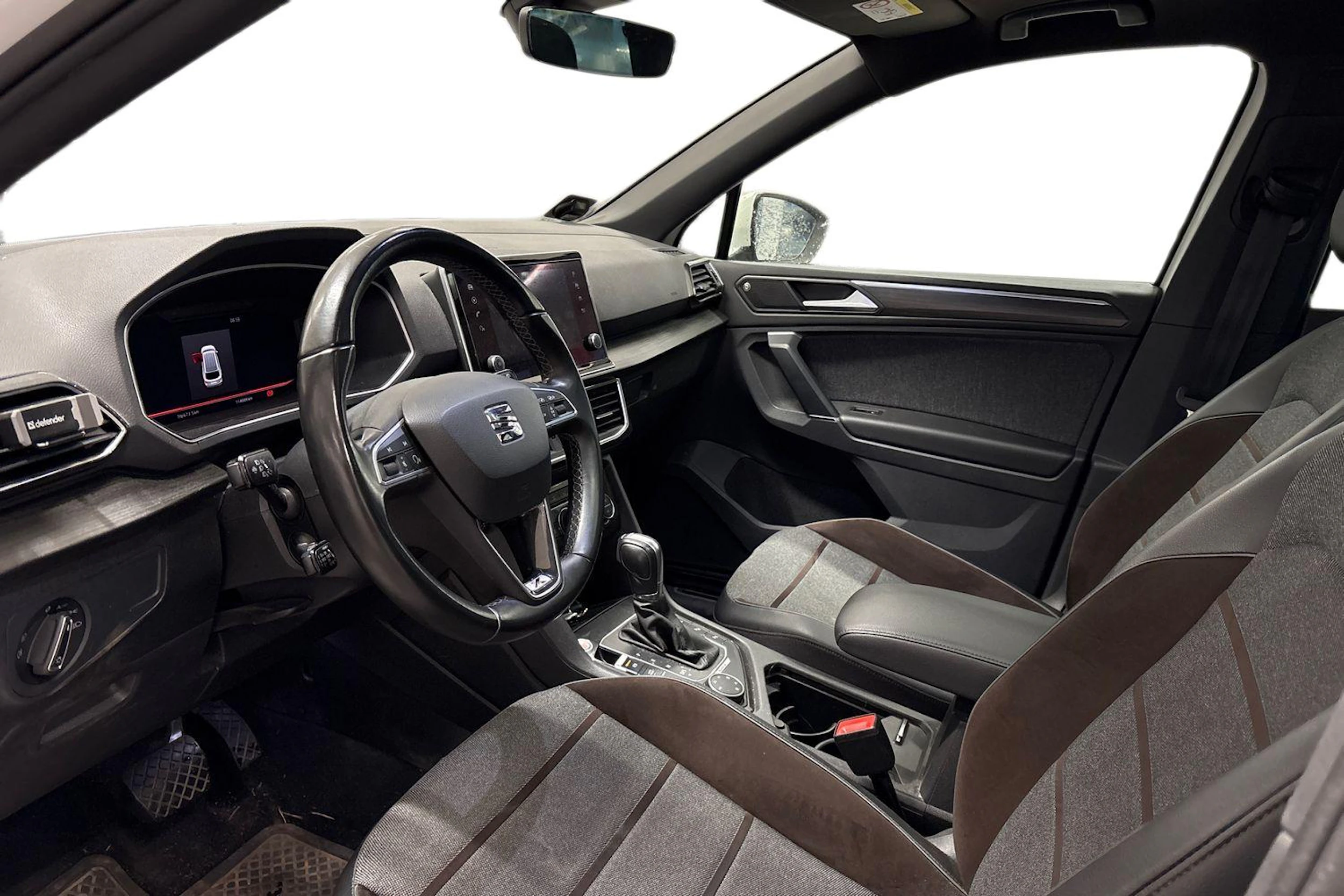 valkoinen SEAT Tarraco 2019 kuva 3.