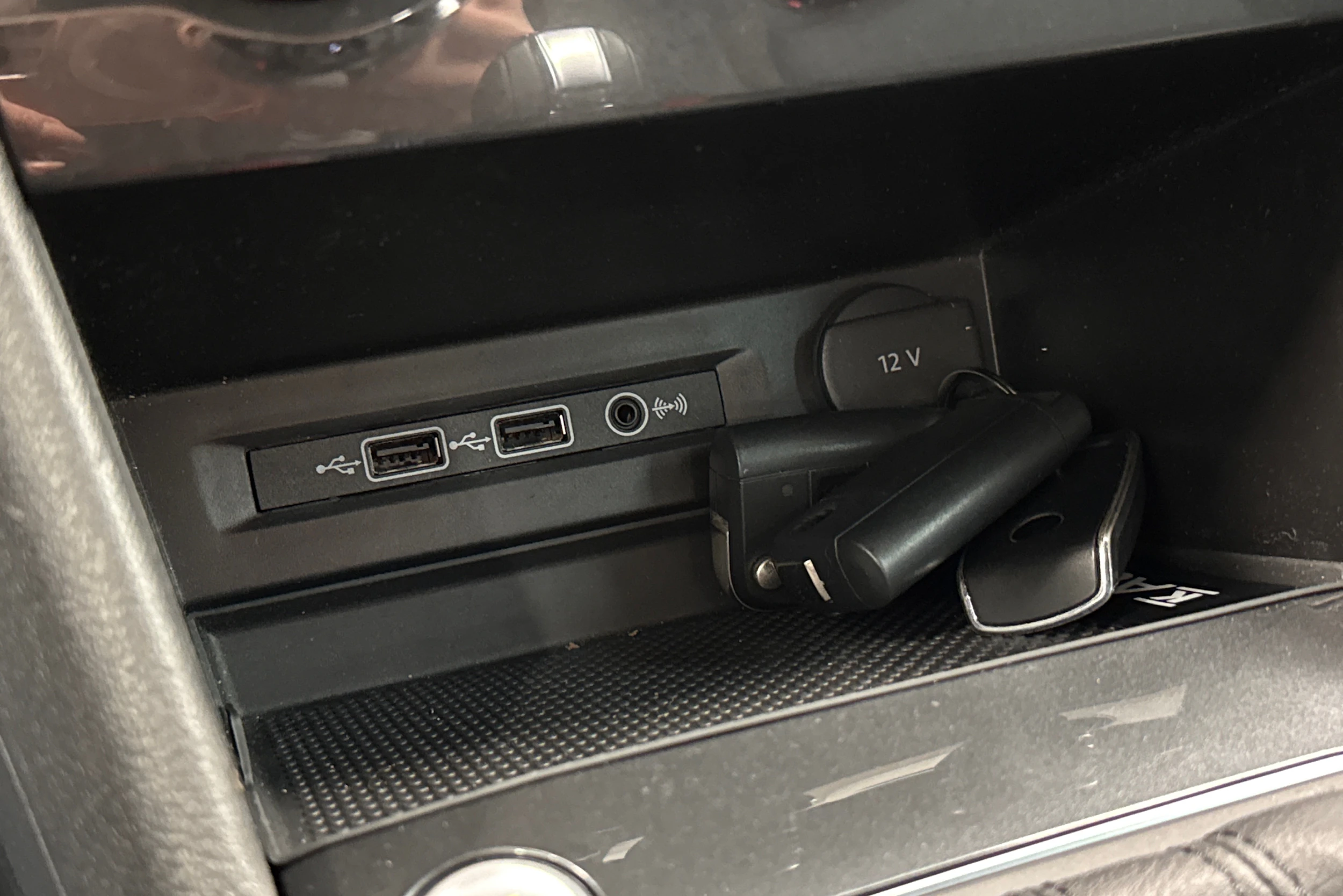 musta SEAT Tarraco 2019 kuva 28.