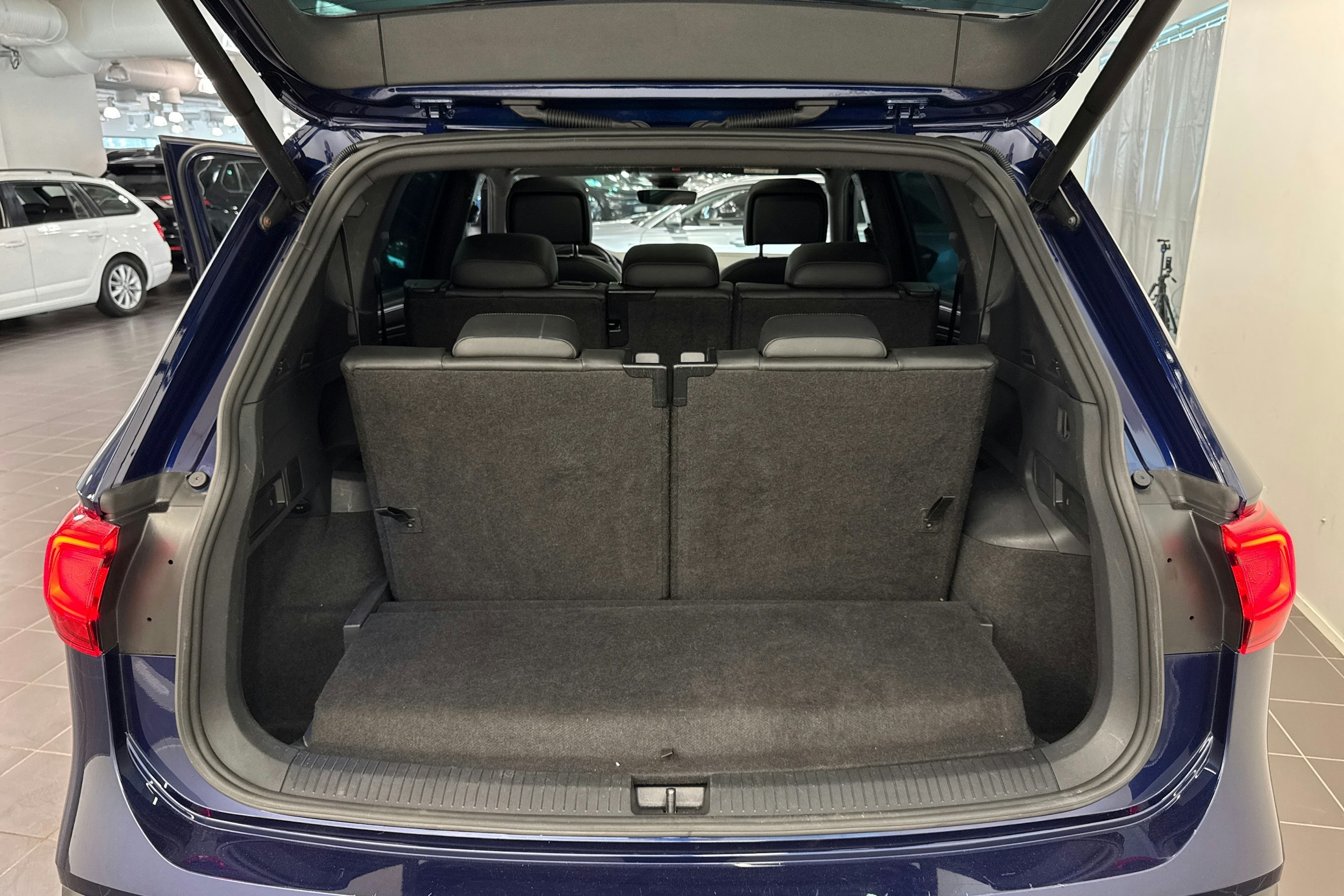 sininen SEAT Tarraco 2019 kuva 45.