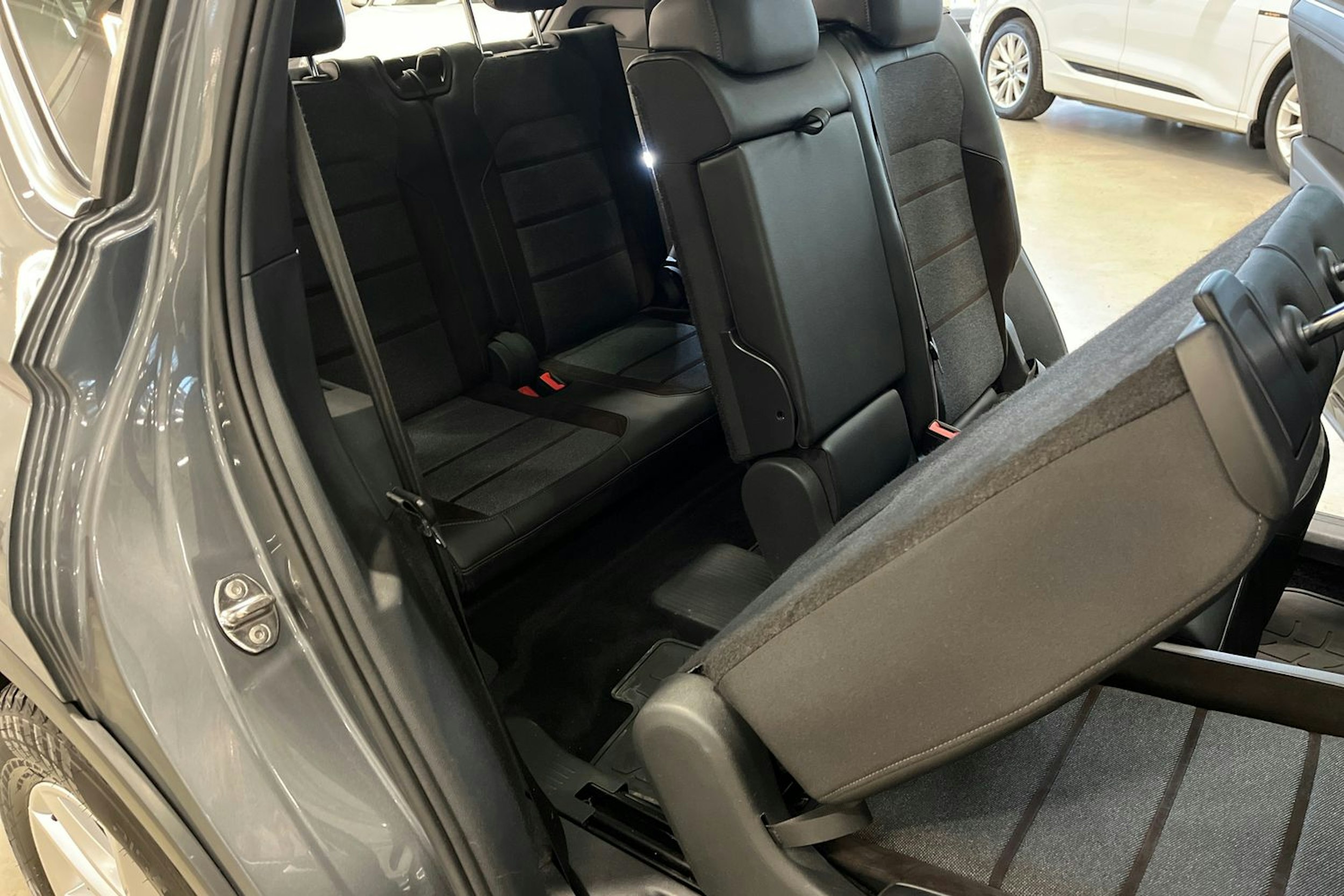 harmaa SEAT Tarraco 2019 kuva 43.