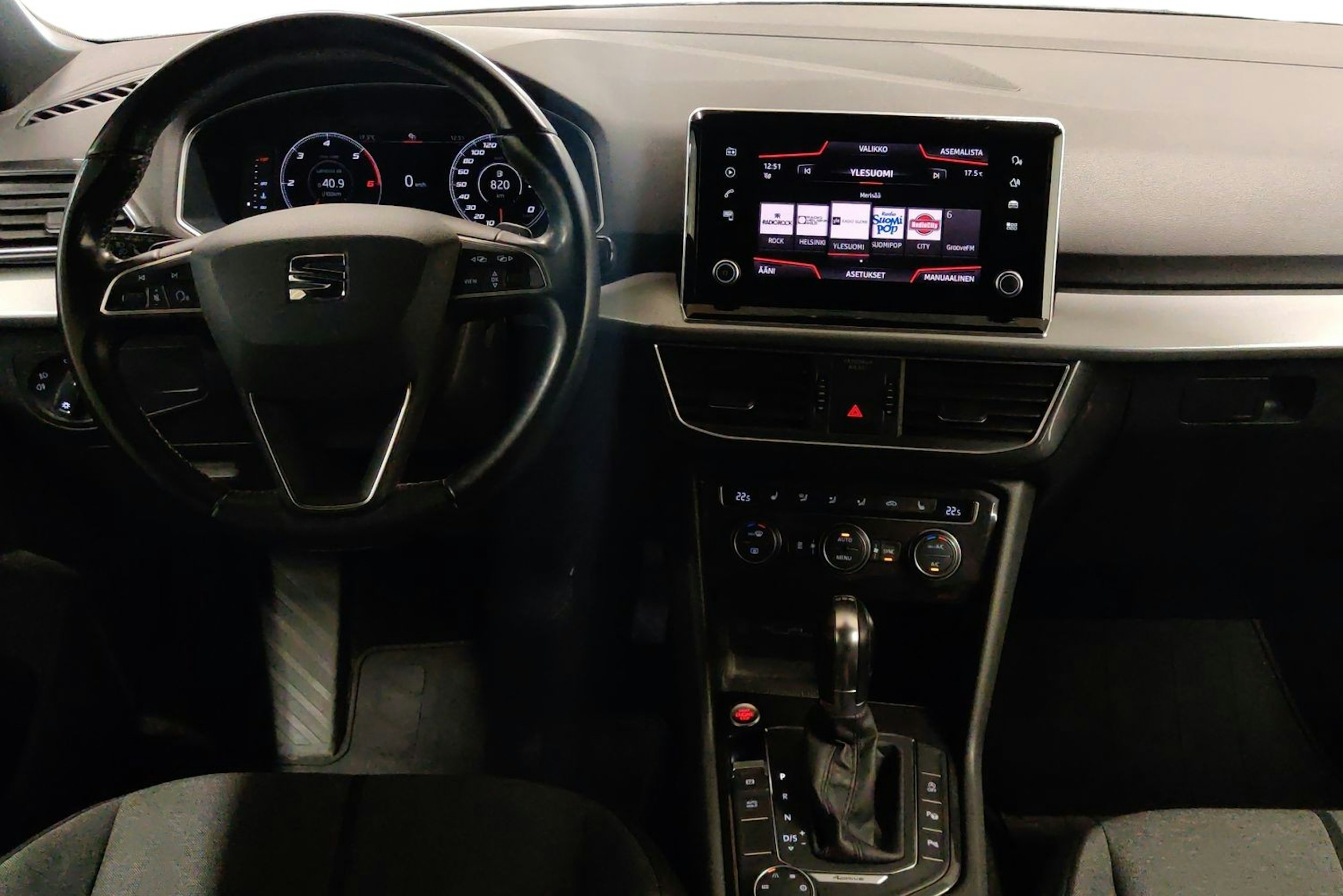 harmaa SEAT Tarraco 2019 kuva 9.
