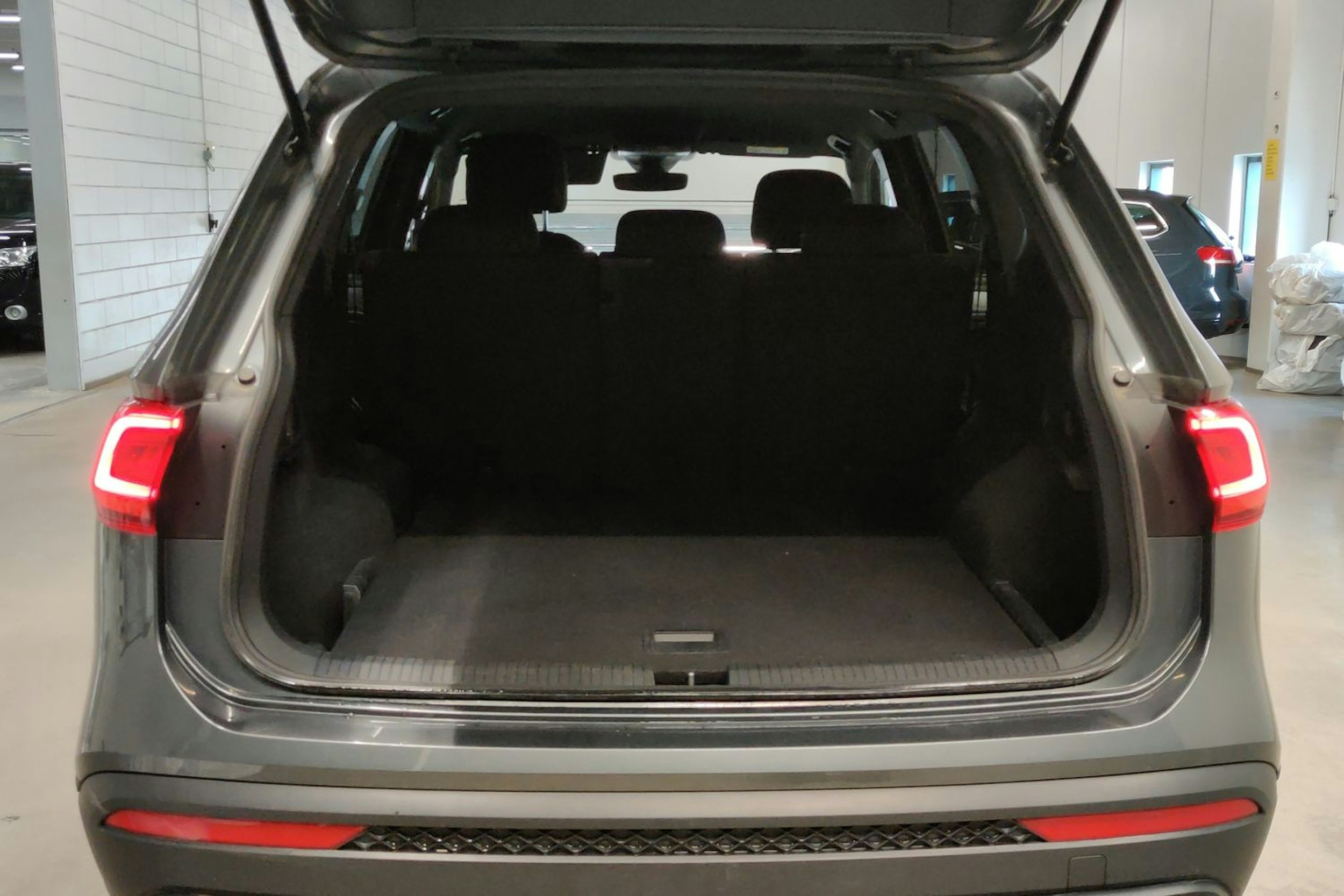 harmaa SEAT Tarraco 2019 kuva 14.