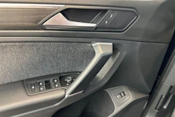 sininen SEAT Tarraco 2019 kuva 15.
