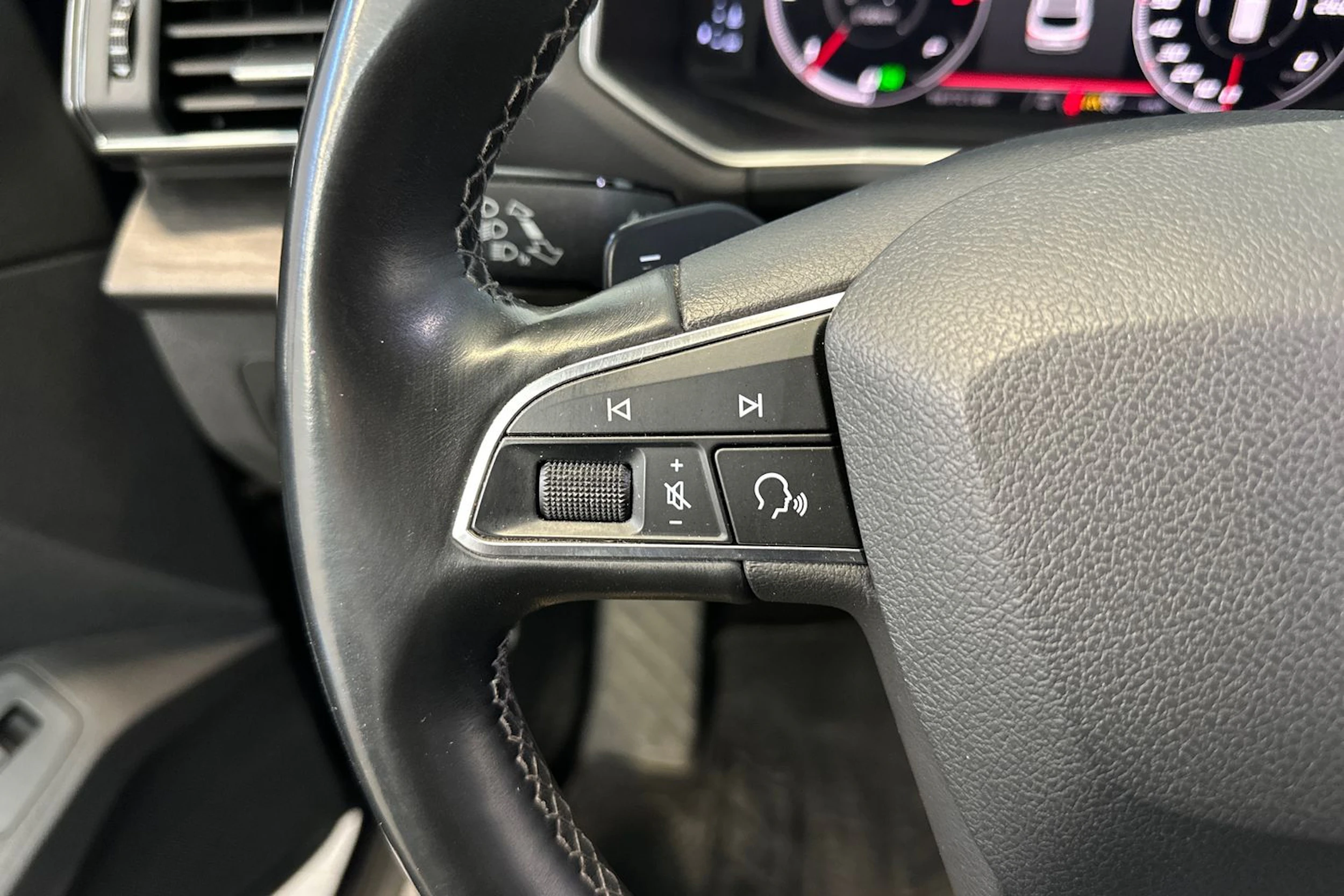 sininen SEAT Tarraco 2019 kuva 17.