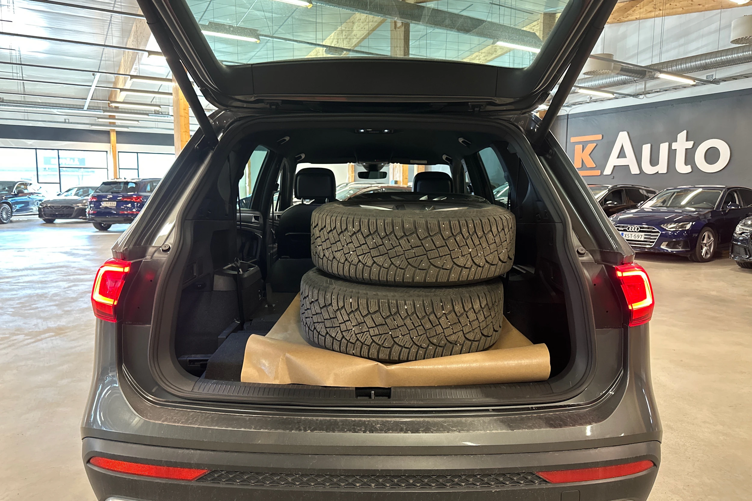 Harmaa SEAT Tarraco 2019 kuva 6.
