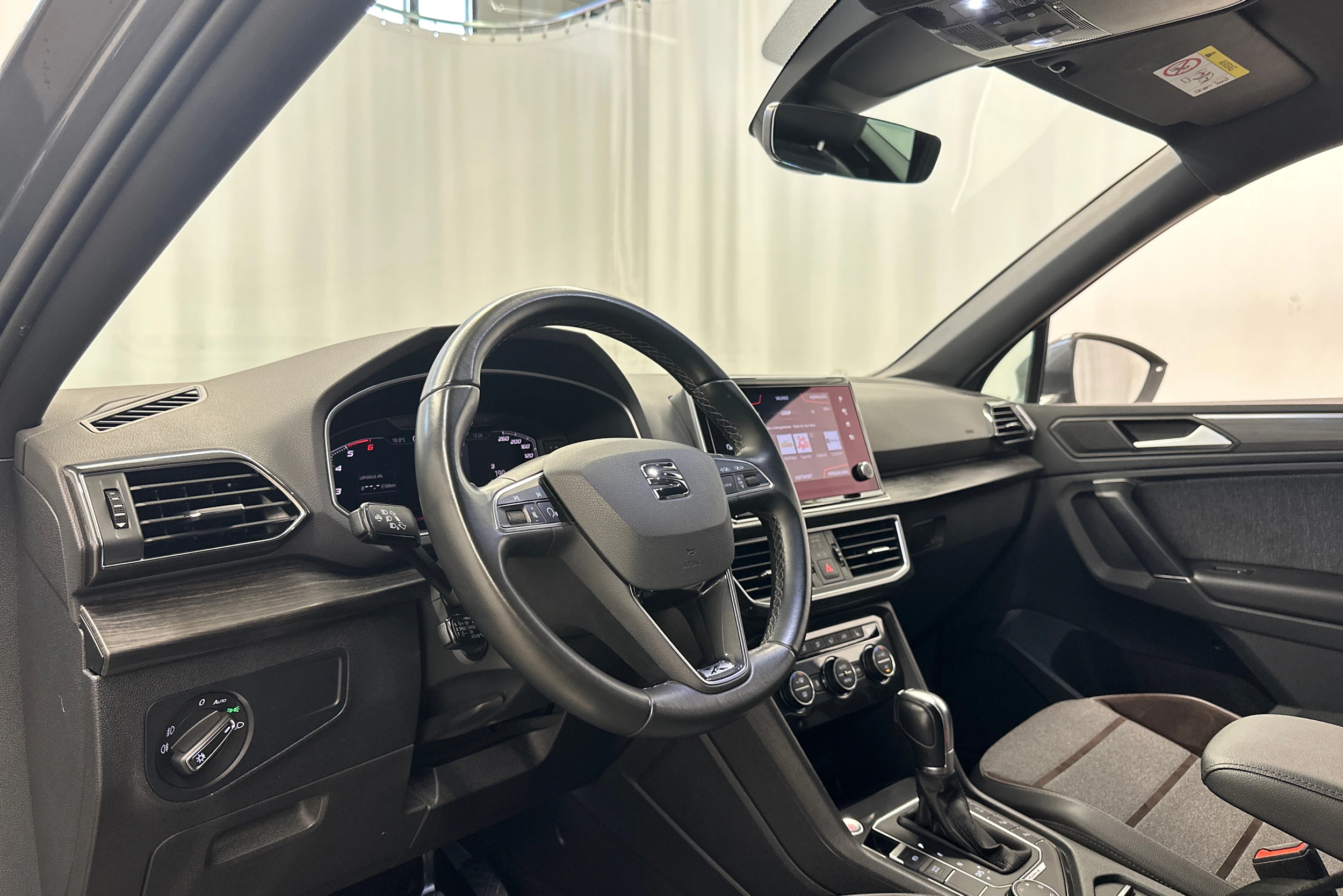 Harmaa SEAT Tarraco 2019 kuva 12.