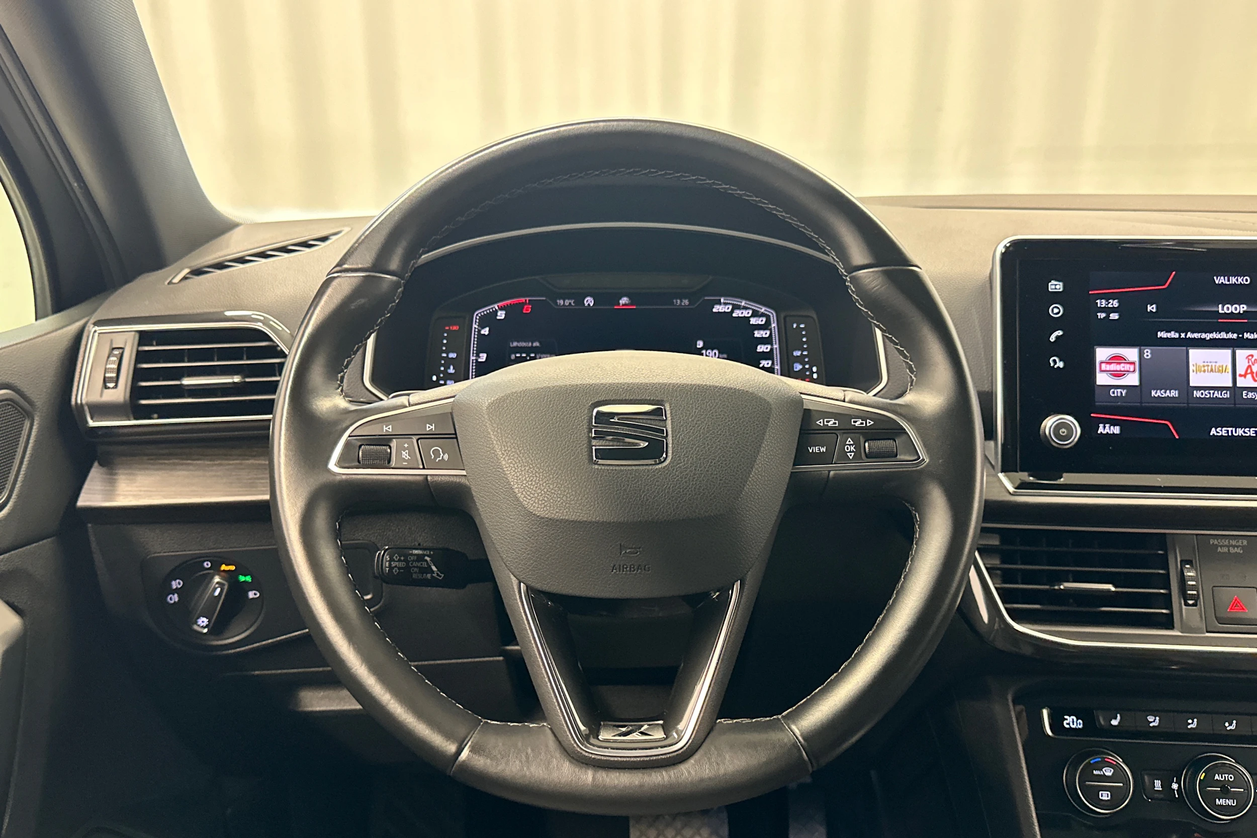 Harmaa SEAT Tarraco 2019 kuva 14.