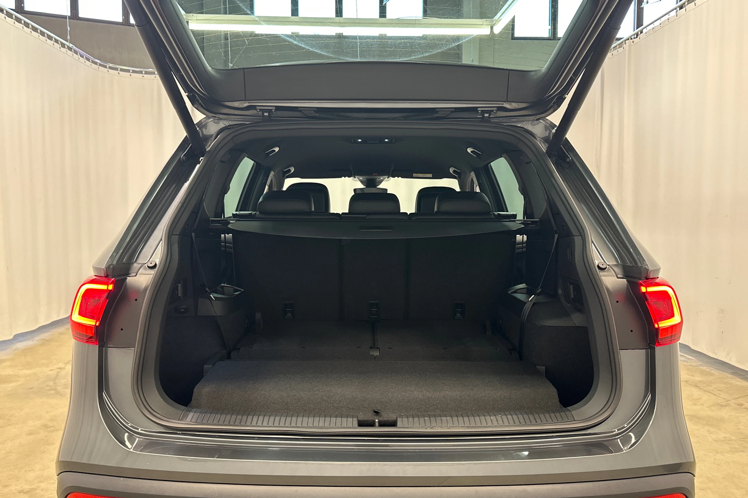 Harmaa SEAT Tarraco 2019 kuva 32.