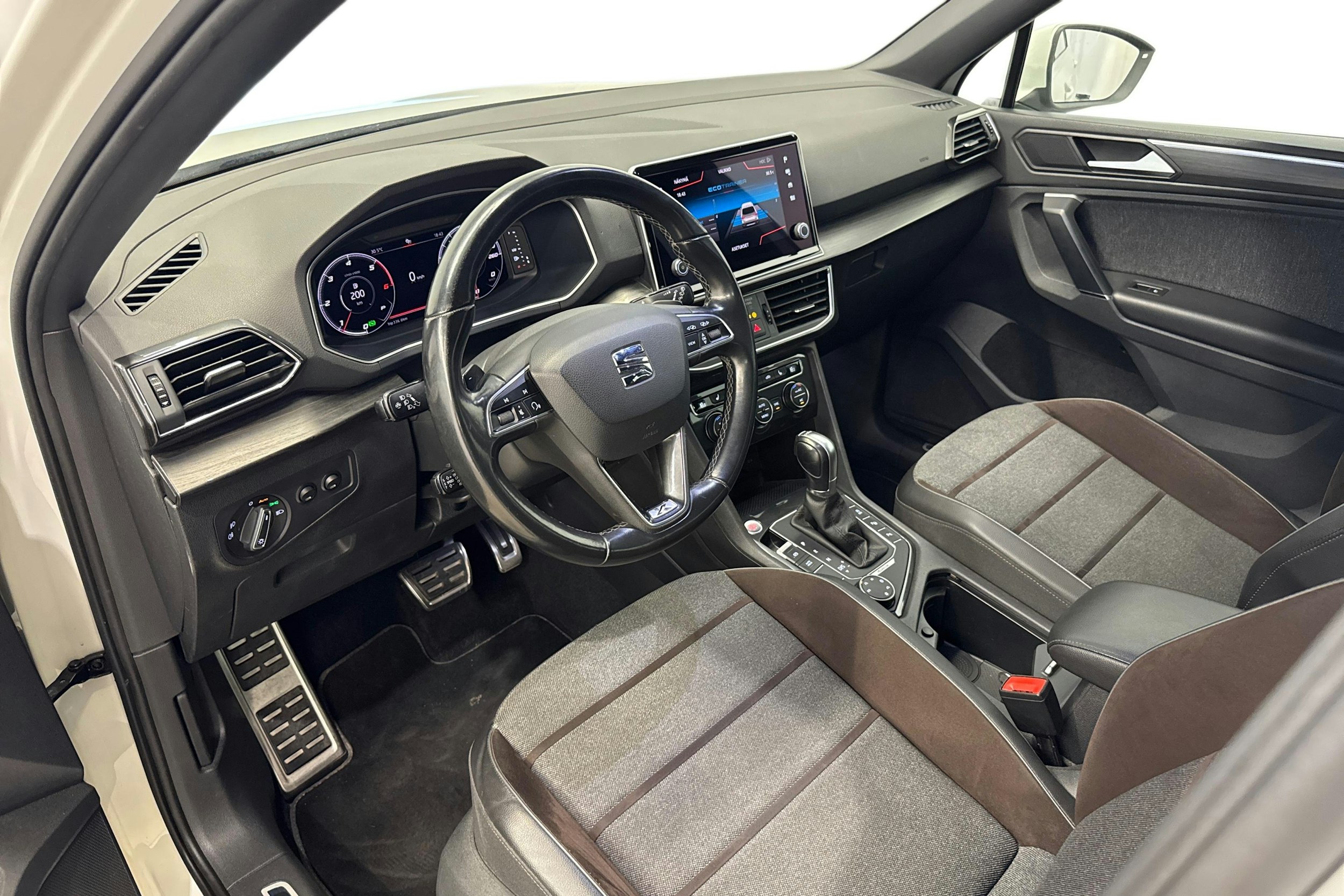 met. valkoinen SEAT Tarraco 2019 kuva 7.