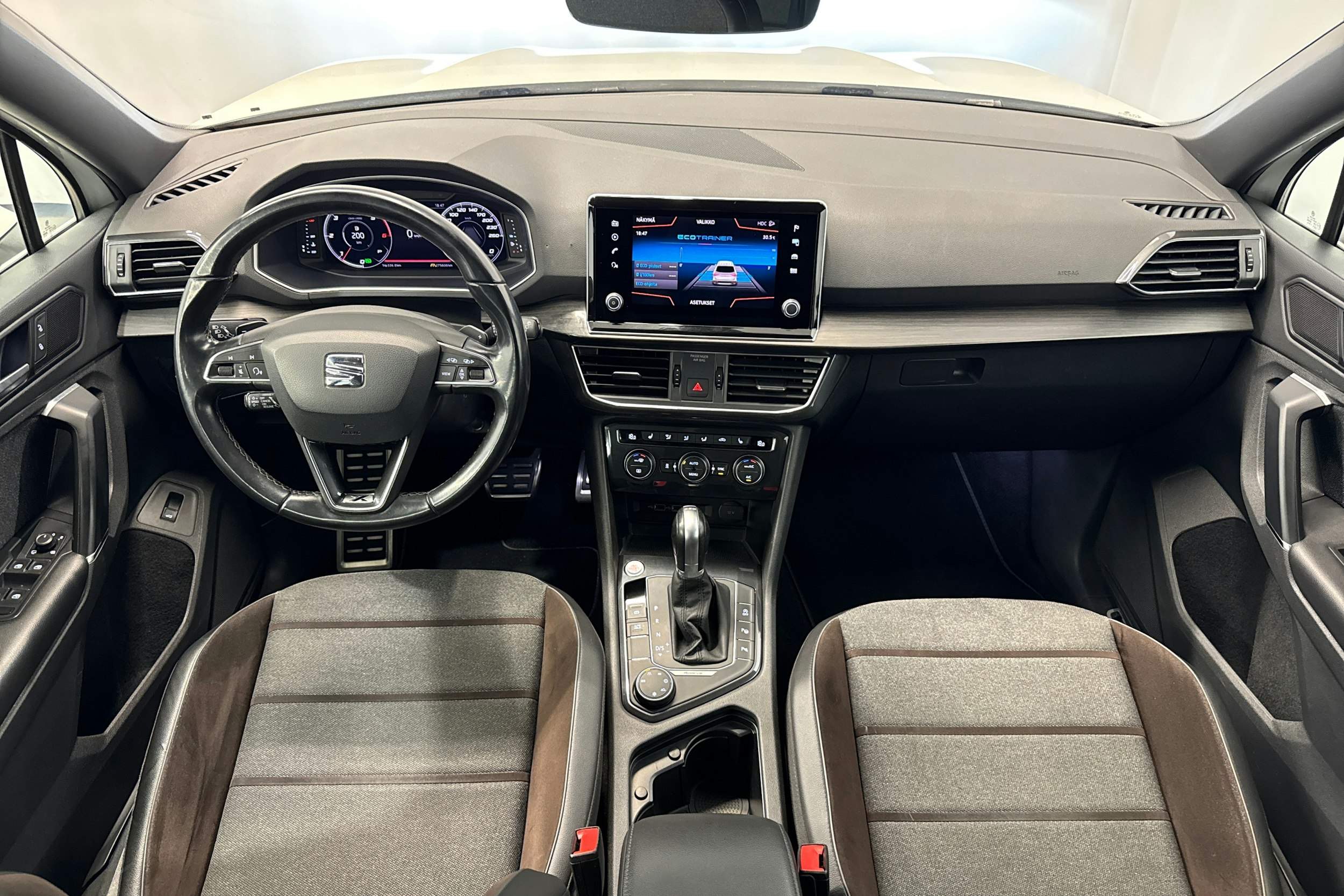met. valkoinen SEAT Tarraco 2019 kuva 17.