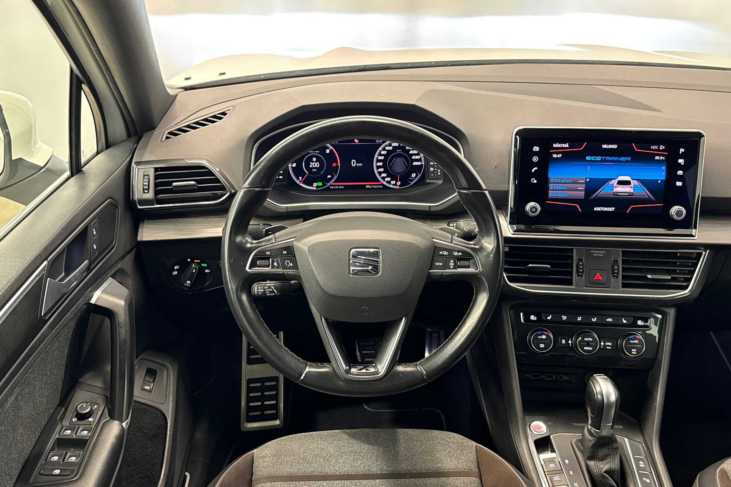 met. valkoinen SEAT Tarraco 2019 kuva 18.