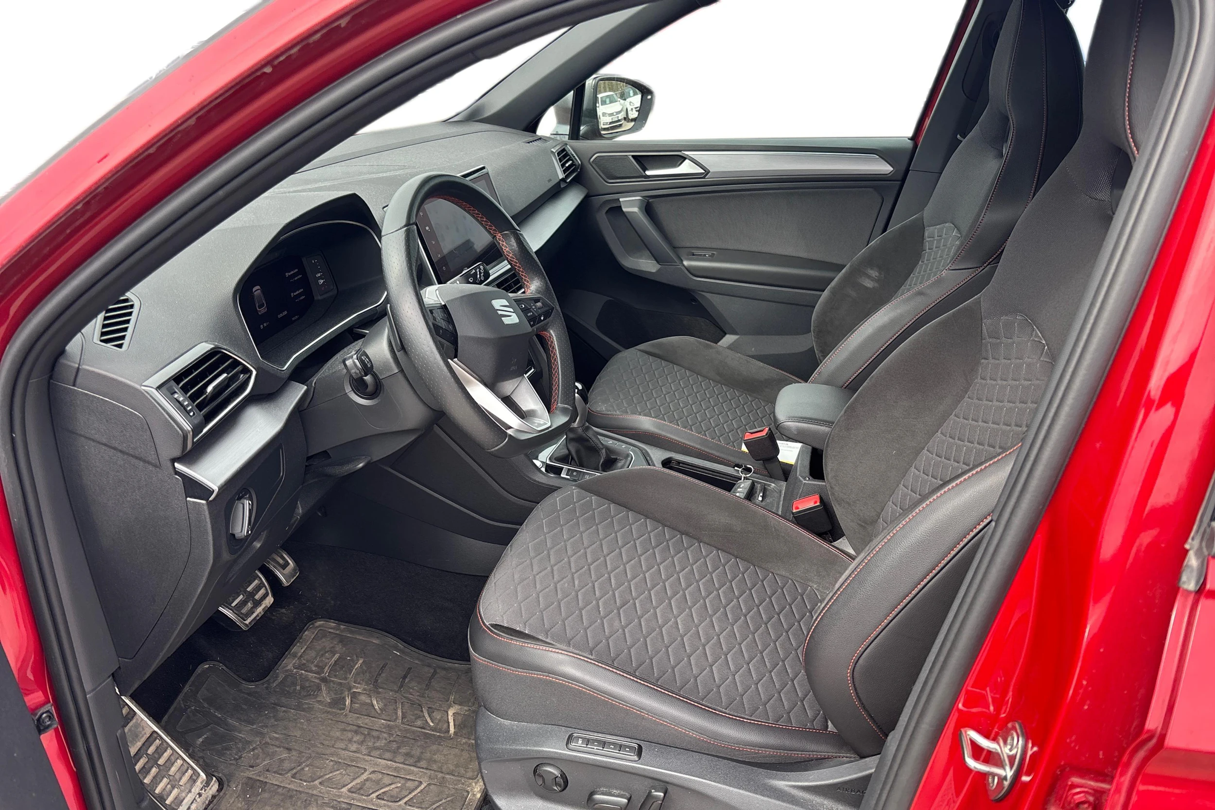 met. punainen SEAT Tarraco 2021 kuva 3.