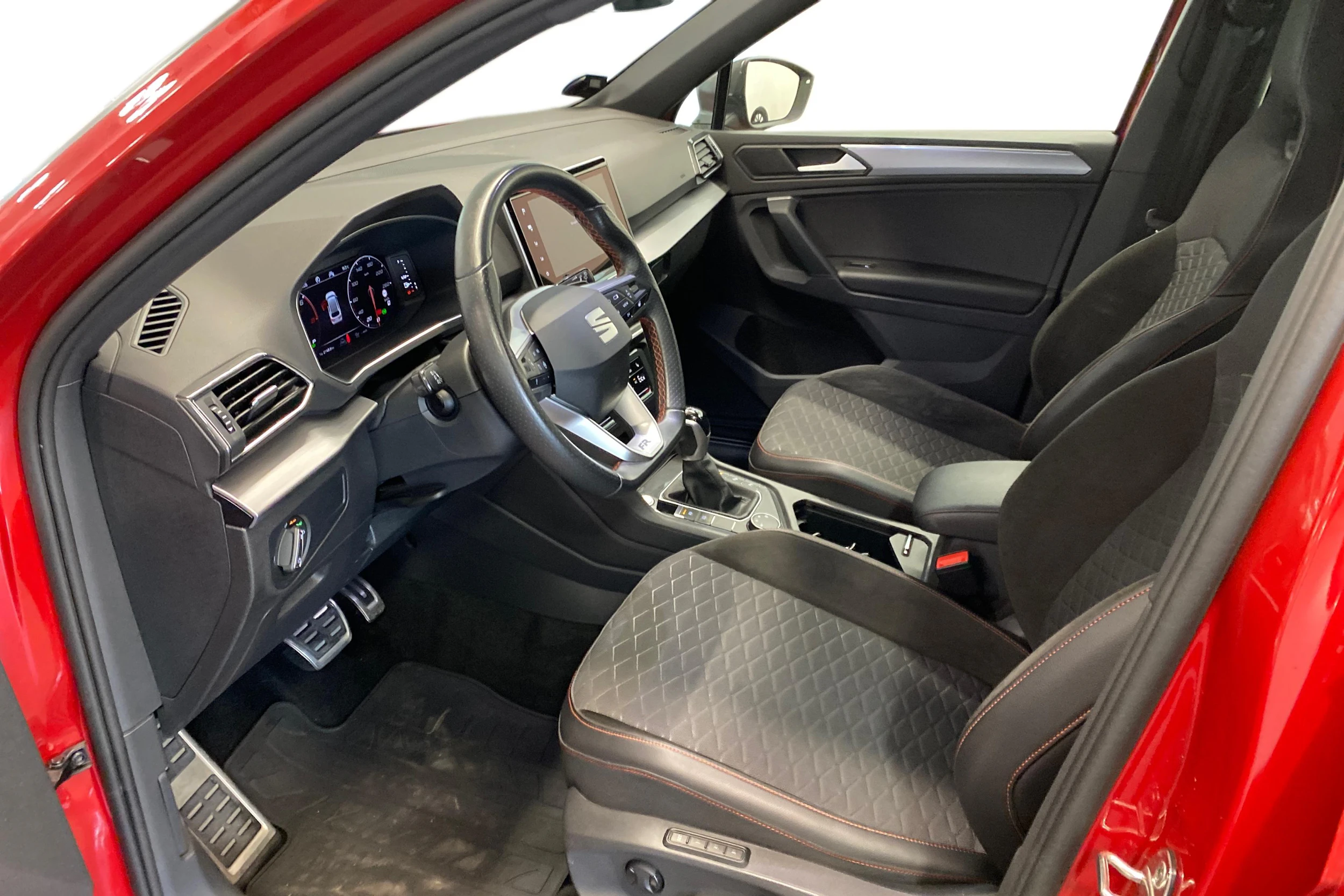 met. punainen SEAT Tarraco 2021 kuva 8.