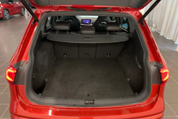 met. punainen SEAT Tarraco 2021 kuva 15.