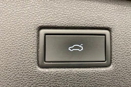 met. punainen SEAT Tarraco 2021 kuva 16.