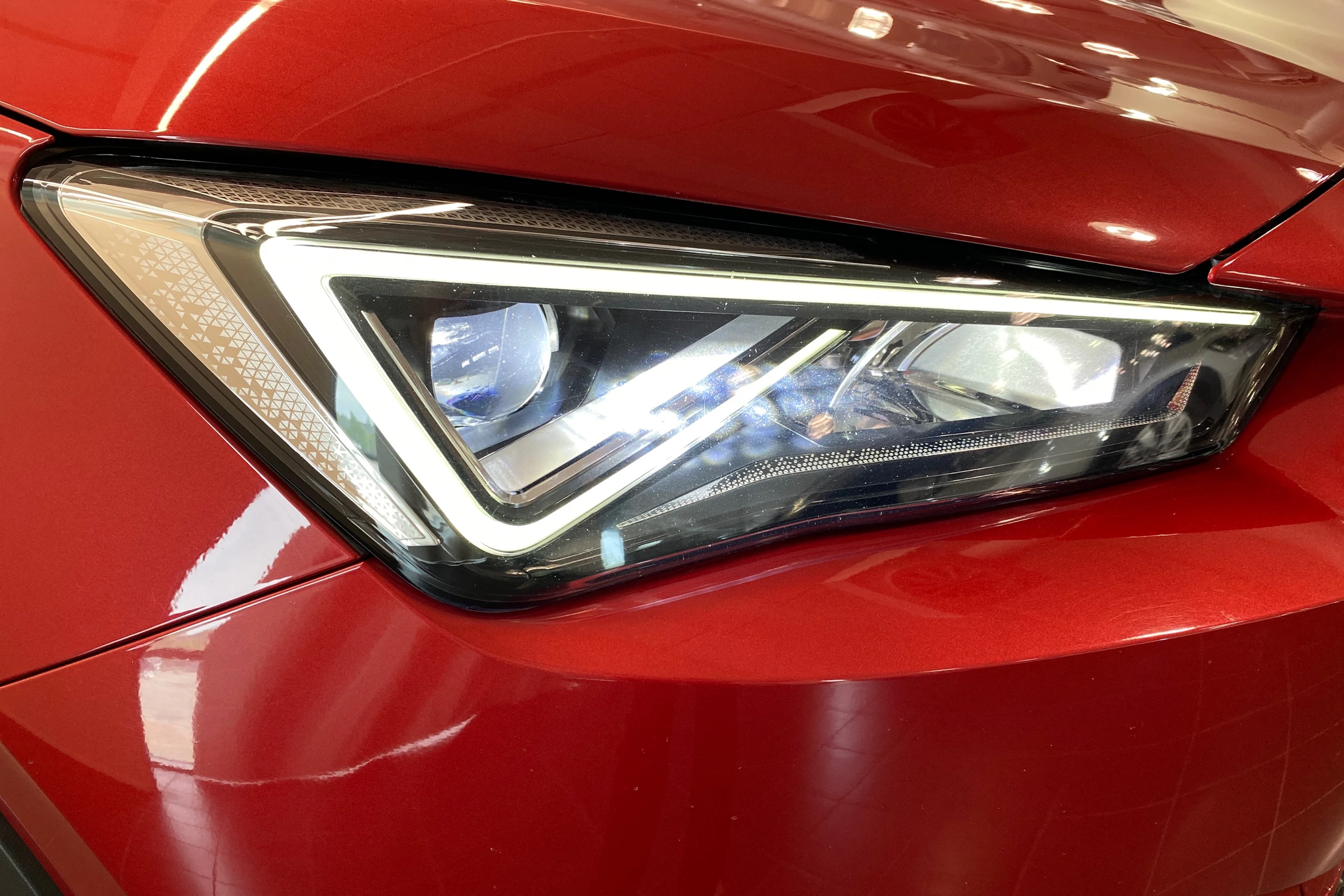 met. punainen SEAT Tarraco 2021 kuva 19.