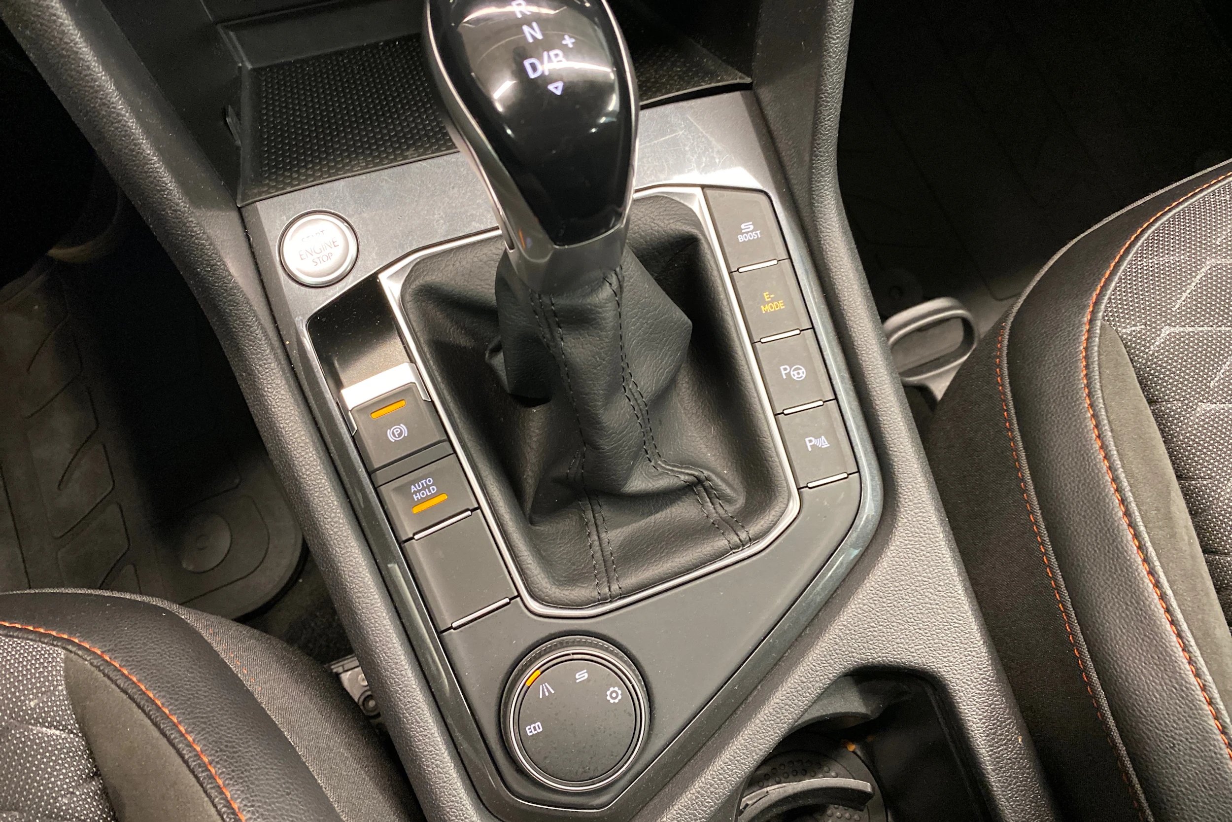 met. punainen SEAT Tarraco 2021 kuva 24.