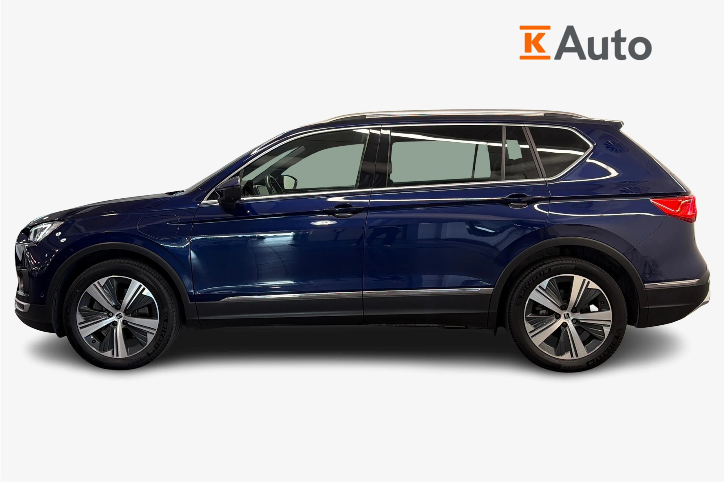 sininen SEAT Tarraco 2021 kuva 5.