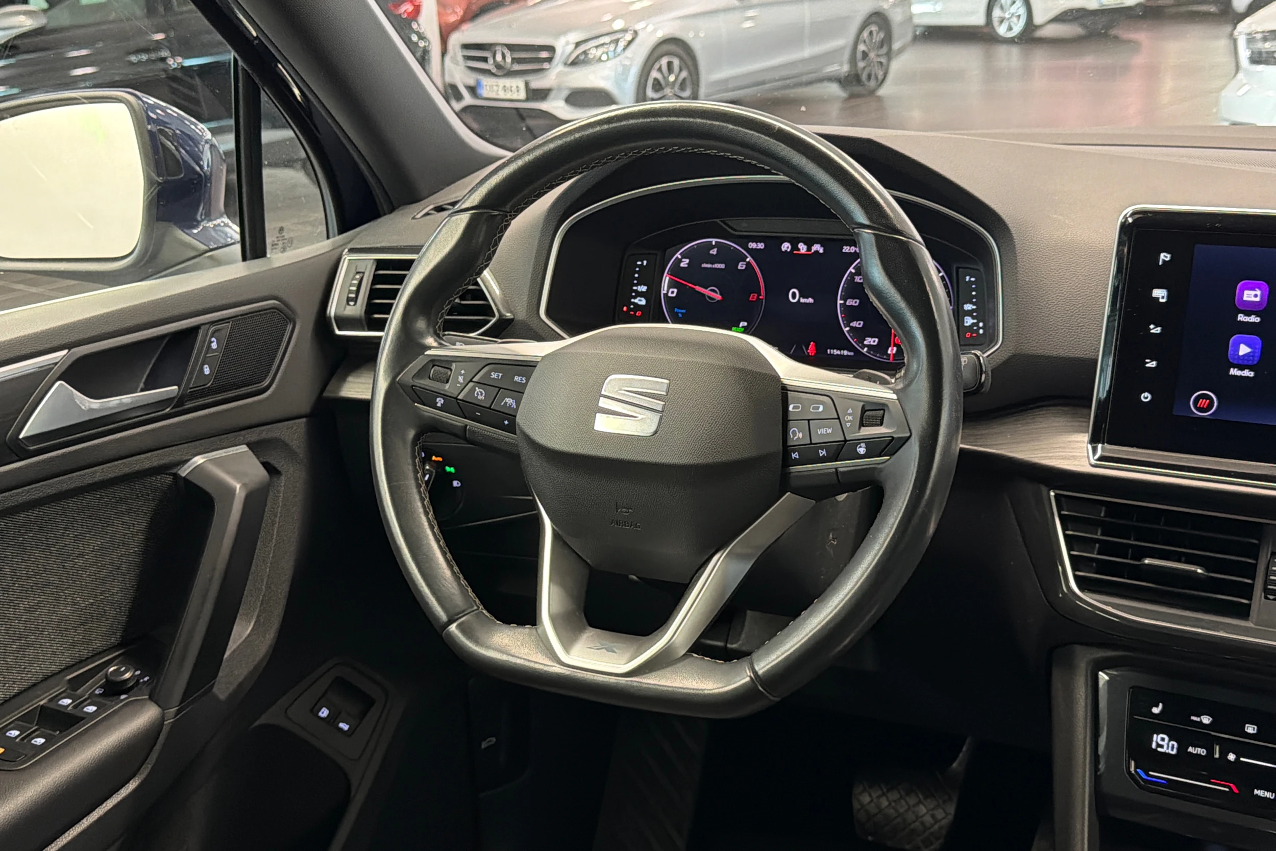 sininen SEAT Tarraco 2021 kuva 16.