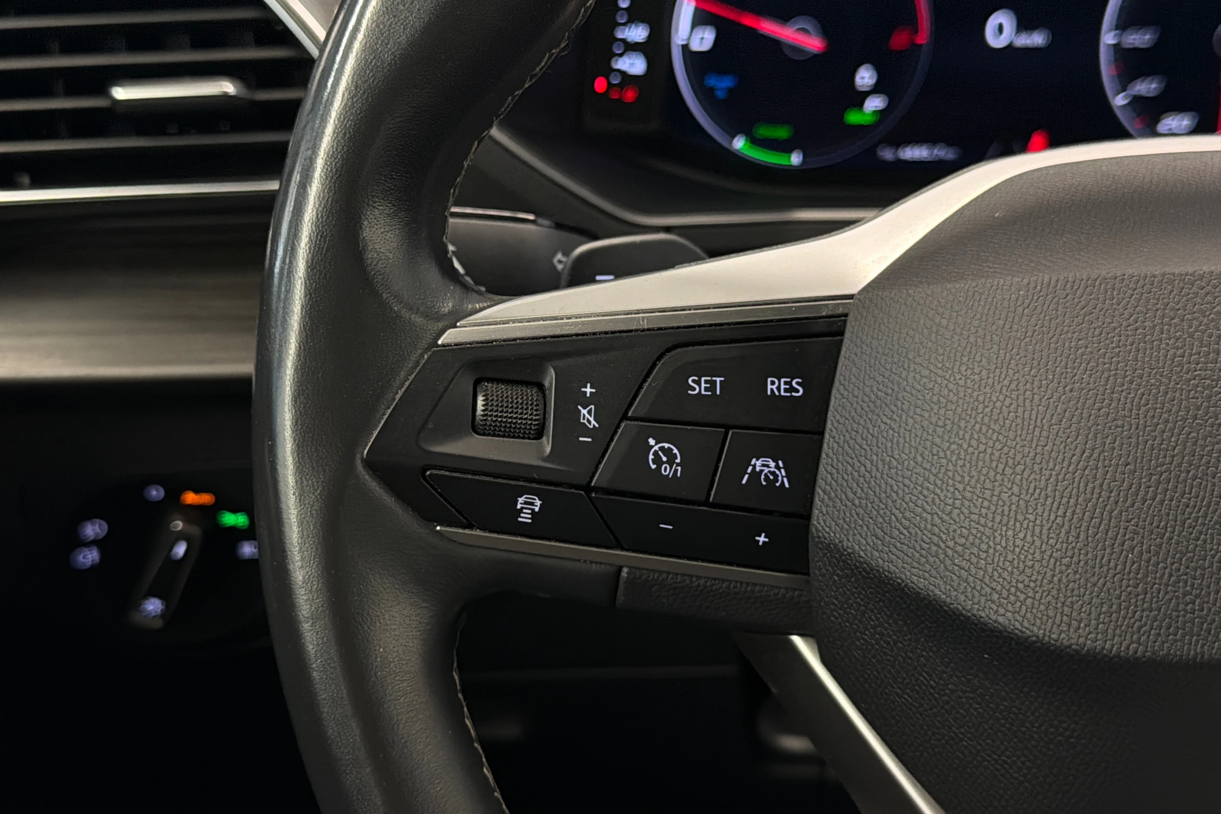 sininen SEAT Tarraco 2021 kuva 17.