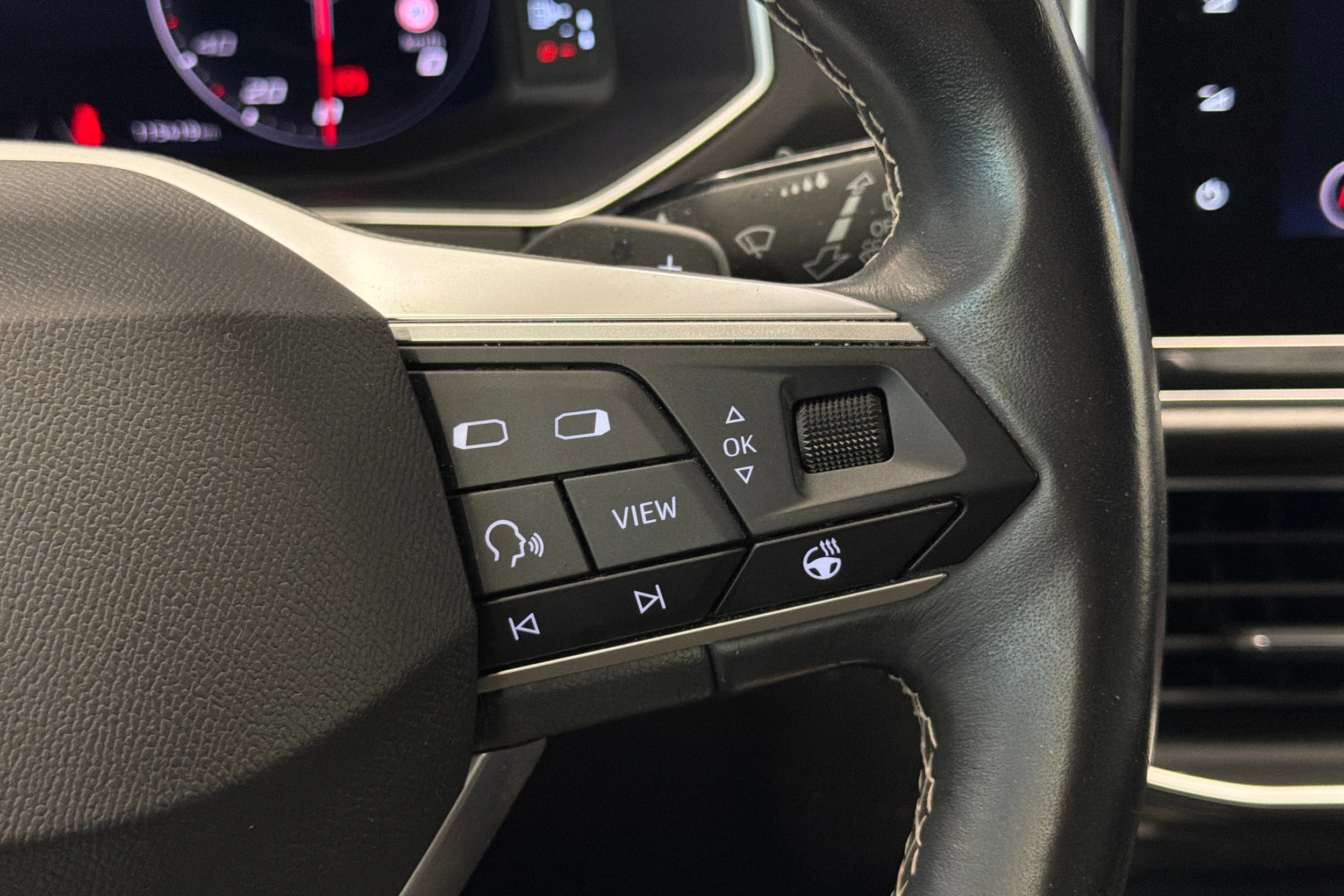 sininen SEAT Tarraco 2021 kuva 18.