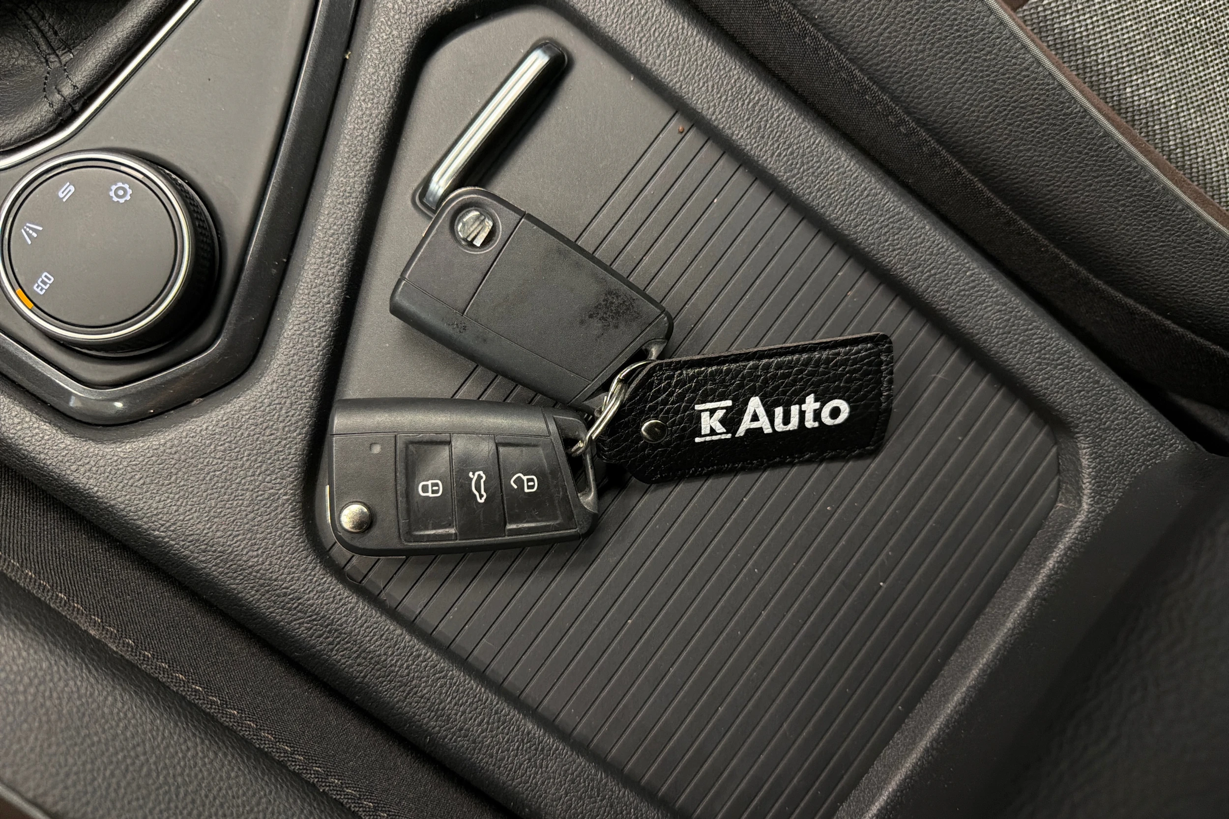 sininen SEAT Tarraco 2021 kuva 32.