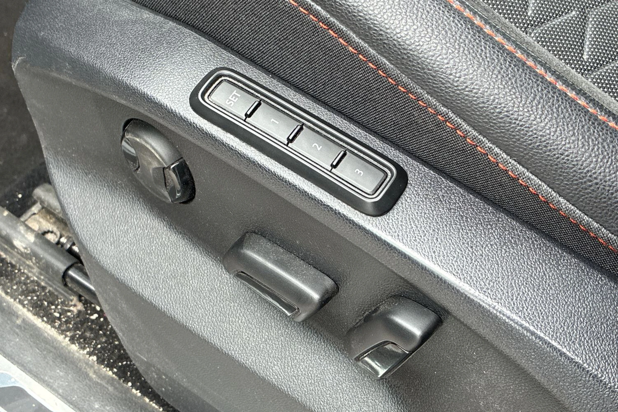 valkoinen SEAT Tarraco 2021 kuva 5.