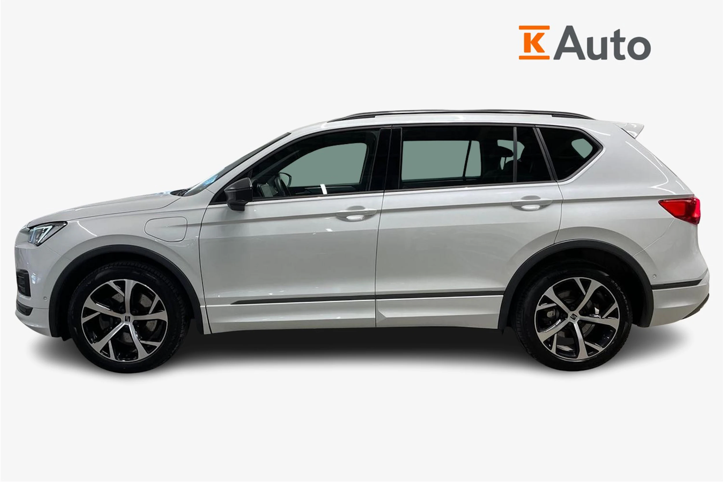 valkoinen SEAT Tarraco 2021 kuva 7.