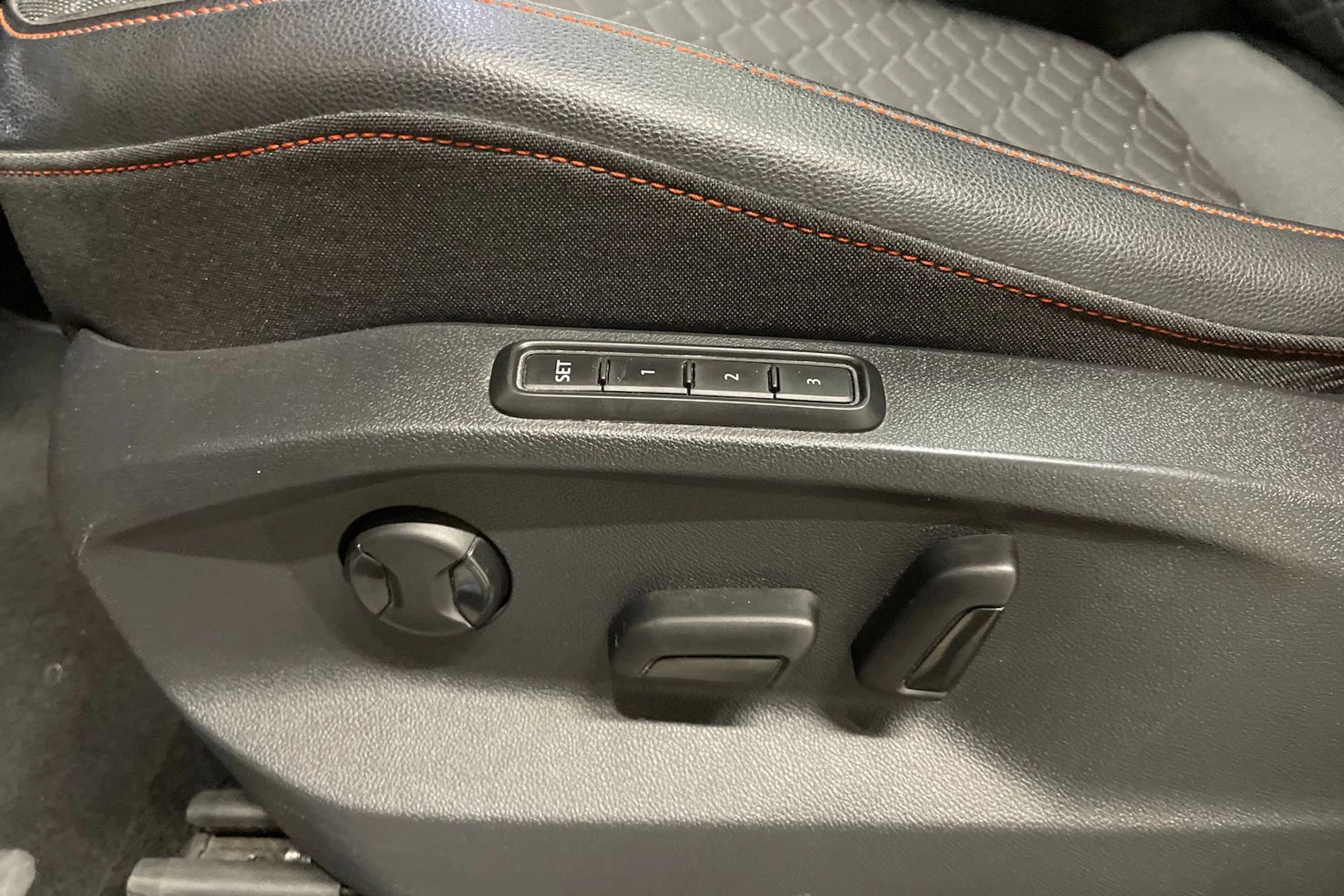 valkoinen SEAT Tarraco 2021 kuva 27.