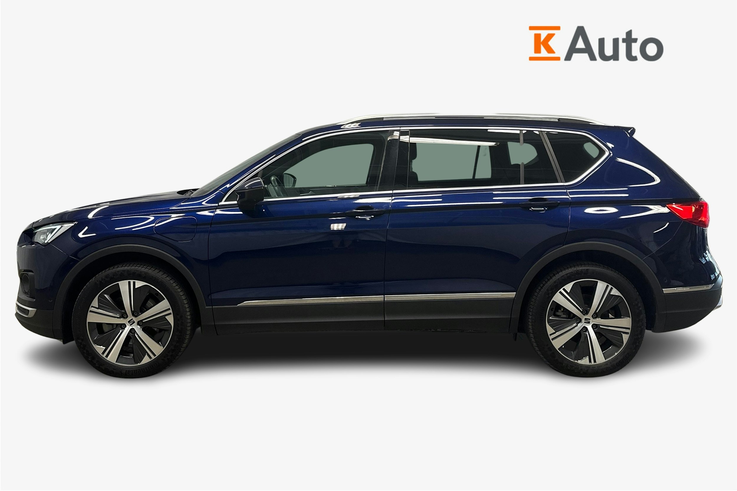 sininen SEAT Tarraco 2021 kuva 6.