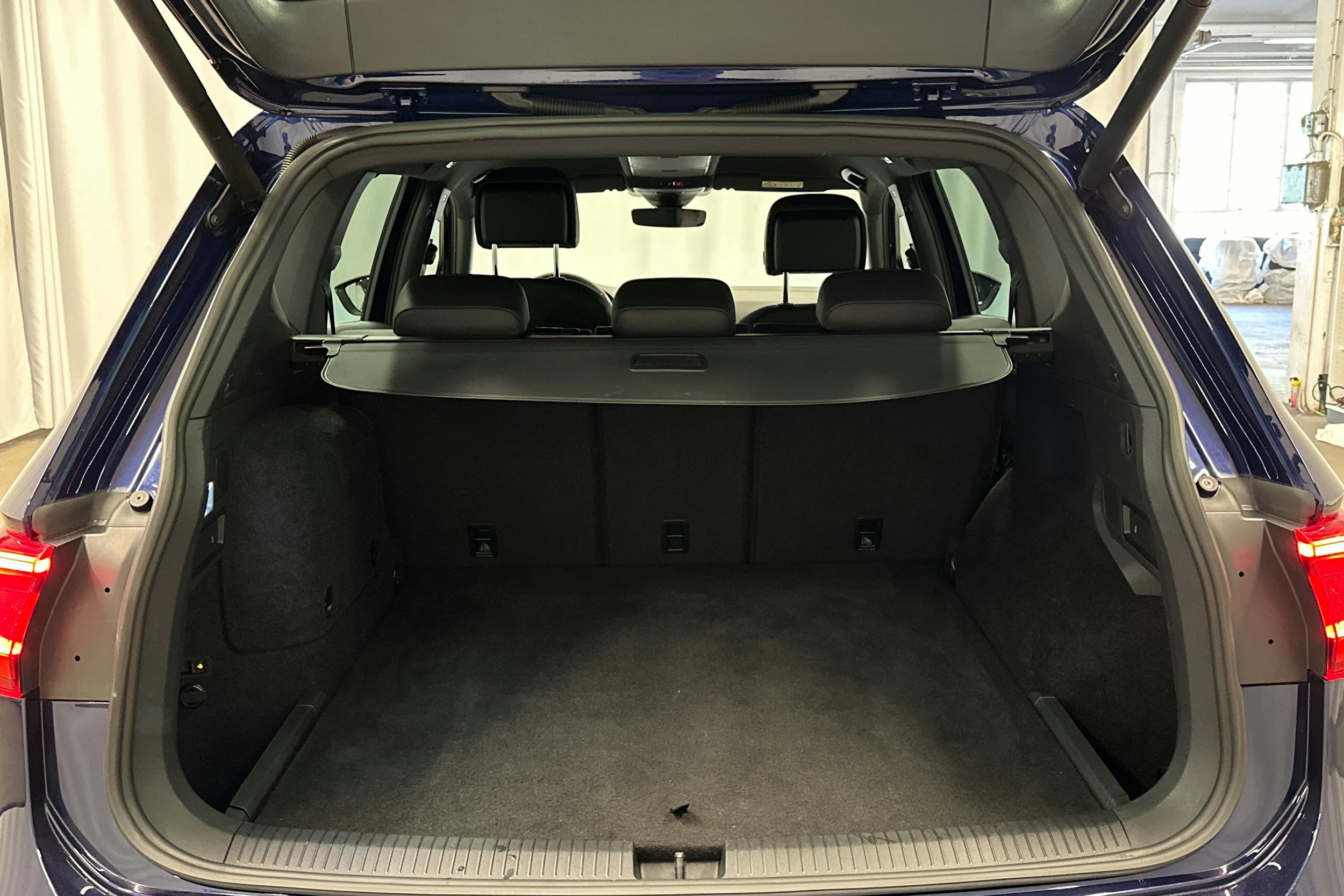 sininen SEAT Tarraco 2021 kuva 18.