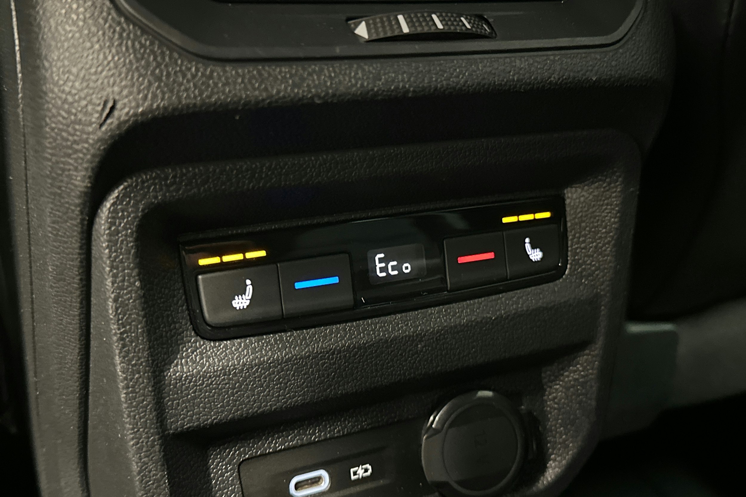 sininen SEAT Tarraco 2021 kuva 19.