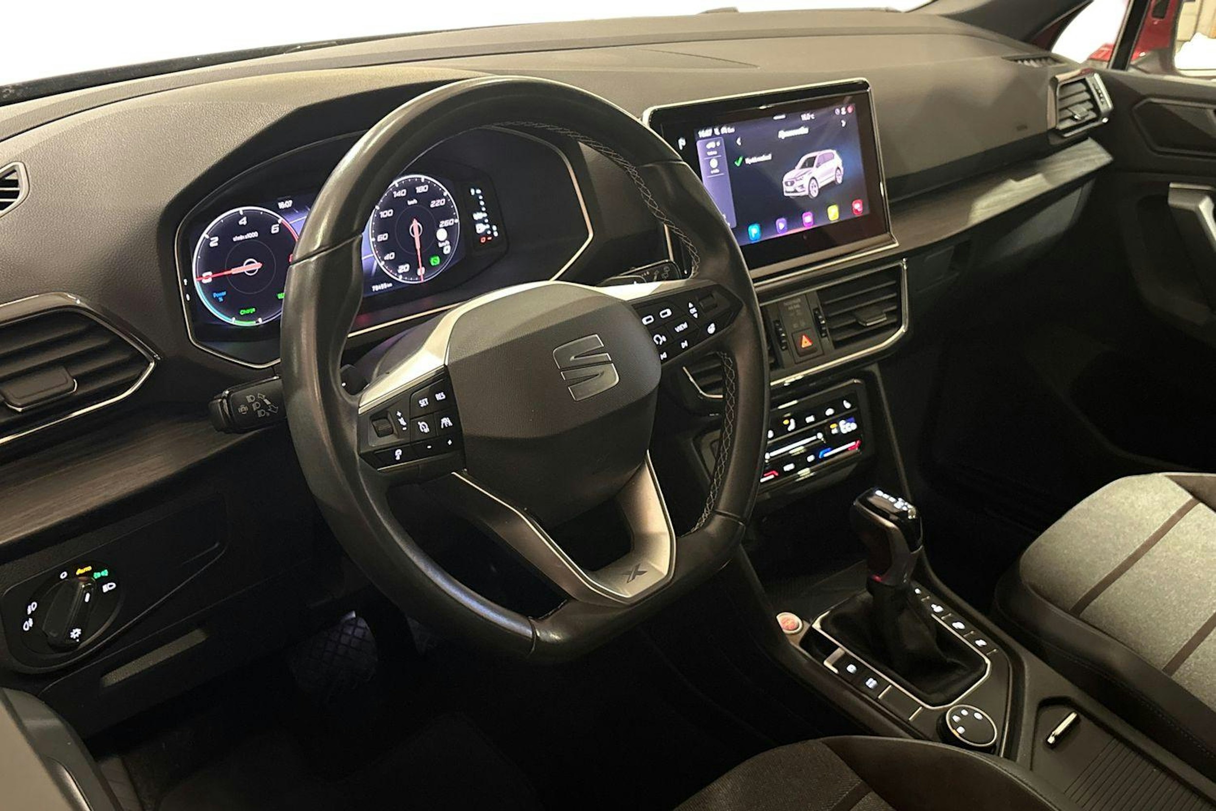 Punainen SEAT Tarraco 2021 kuva 7.