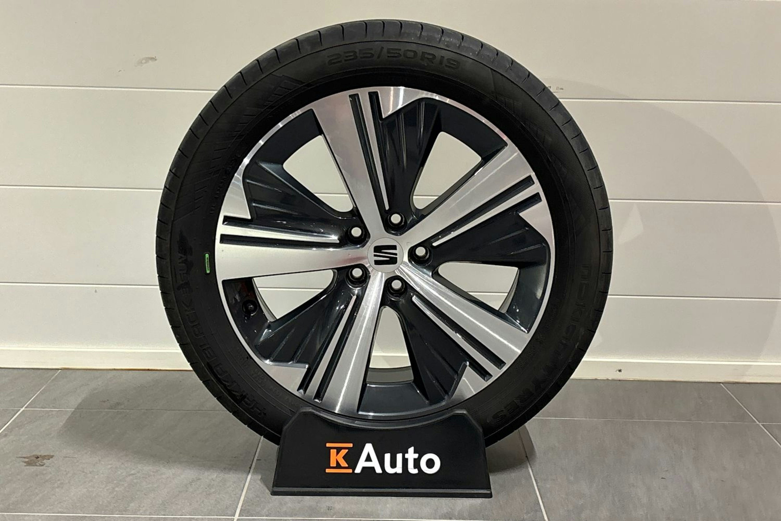 Punainen SEAT Tarraco 2021 kuva 14.