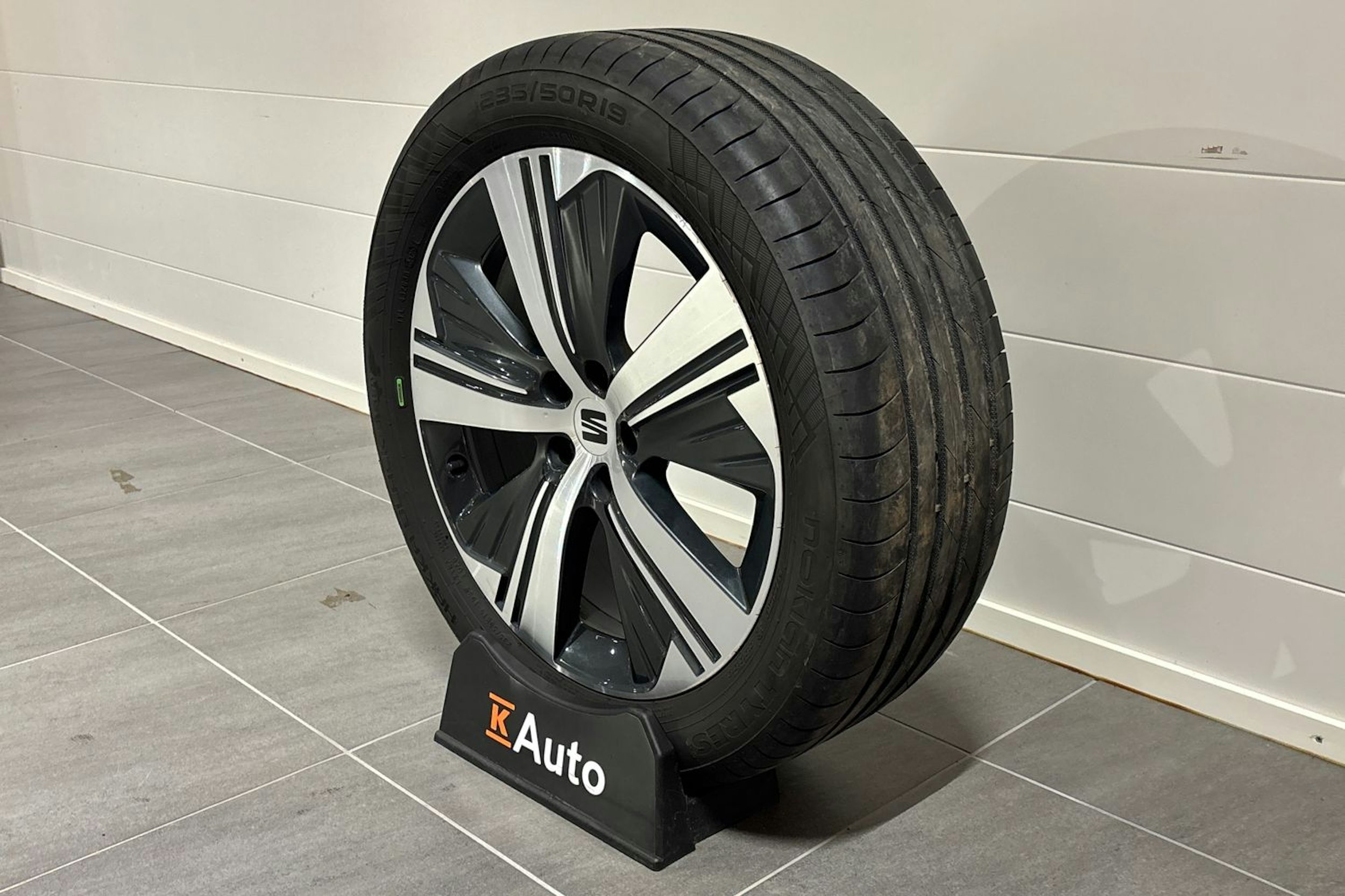 Punainen SEAT Tarraco 2021 kuva 15.