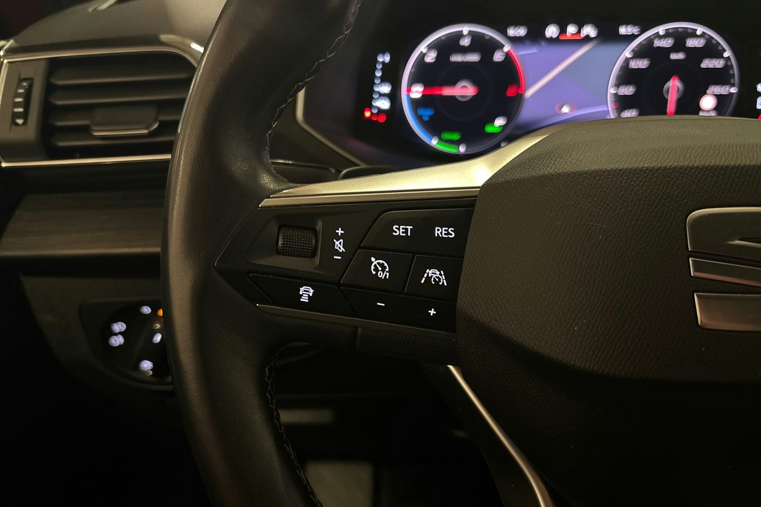 Punainen SEAT Tarraco 2021 kuva 25.