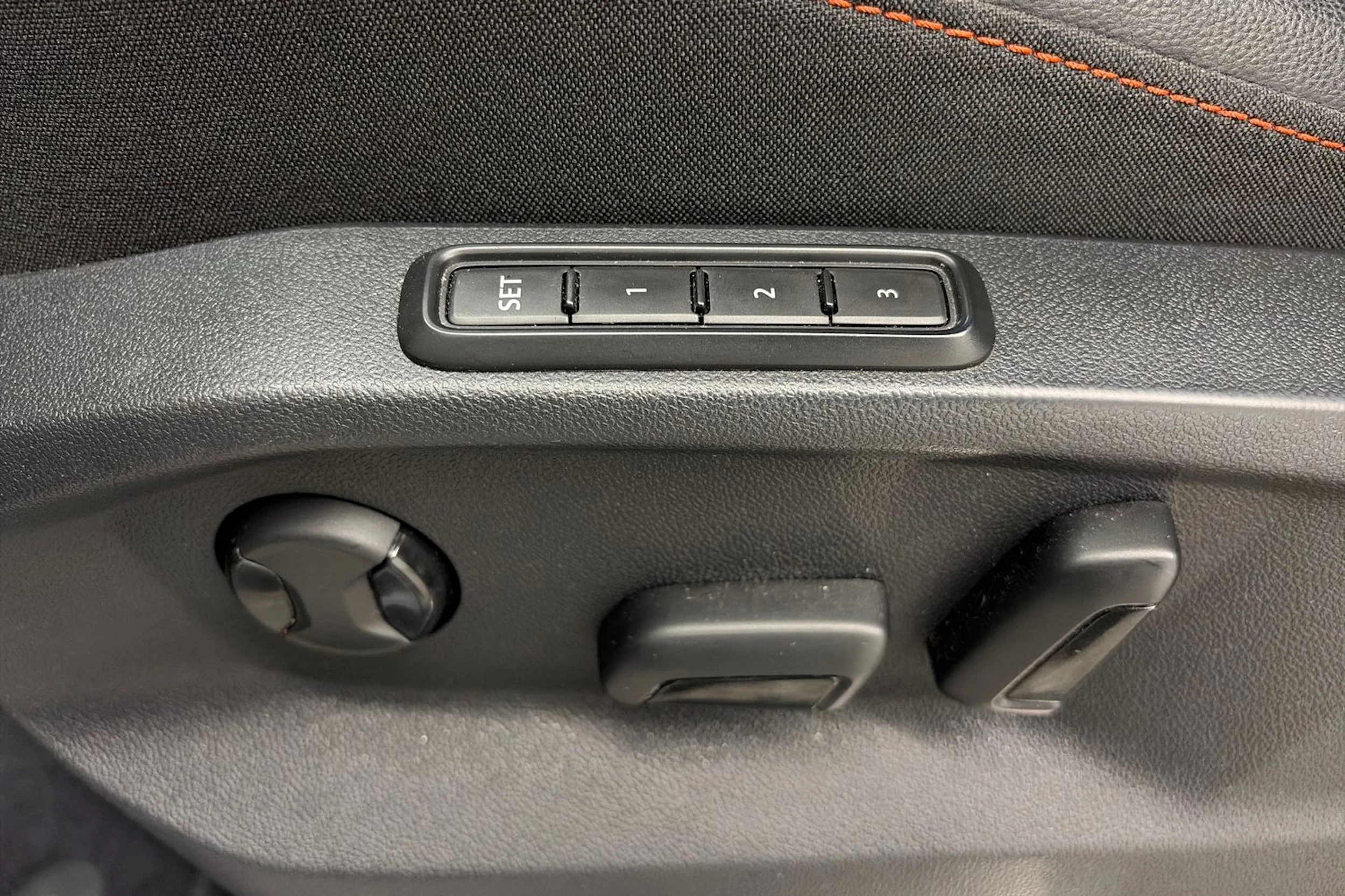 Harmaa SEAT Tarraco 2021 kuva 18.