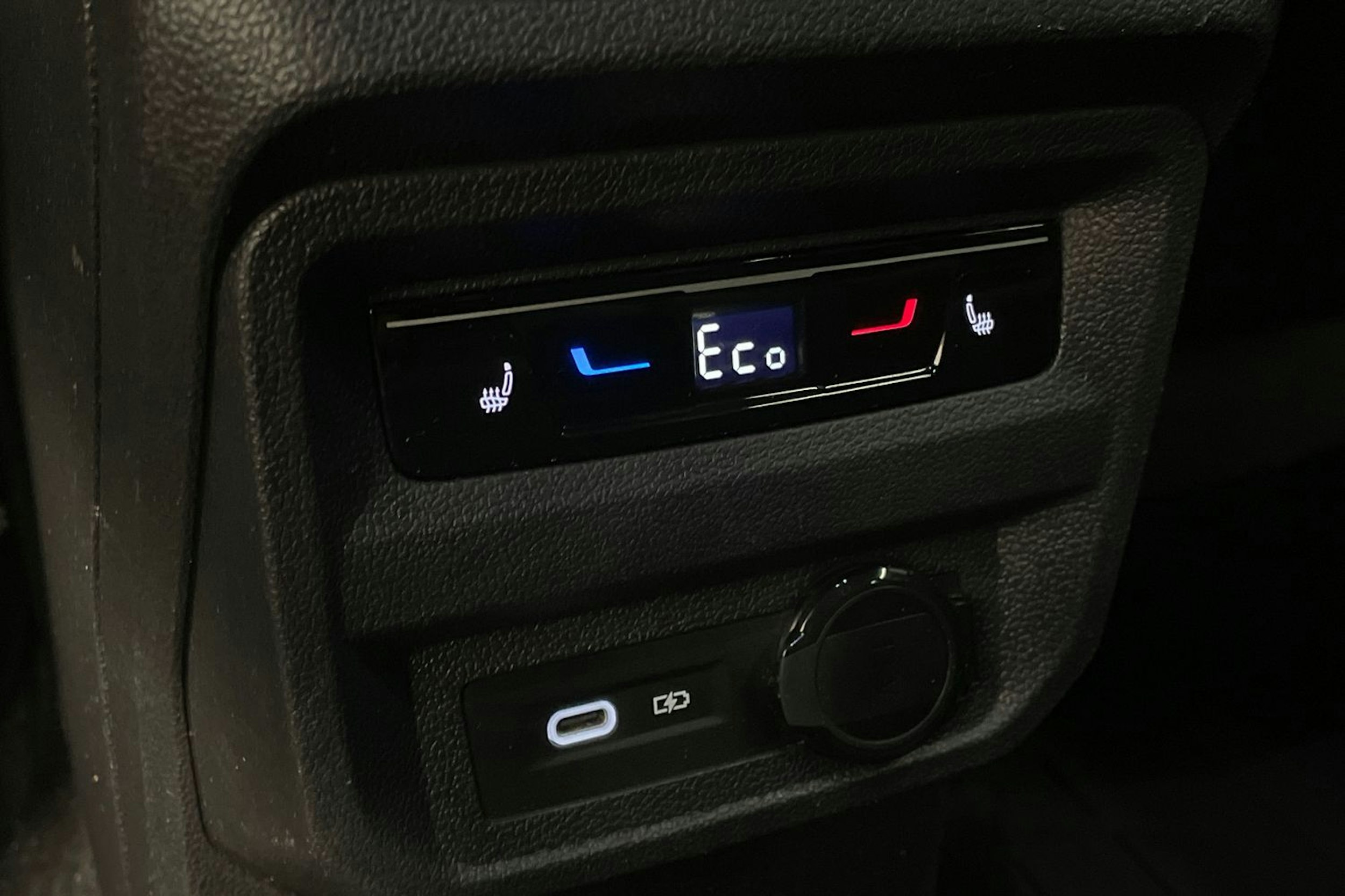 Musta SEAT Tarraco 2022 kuva 24.